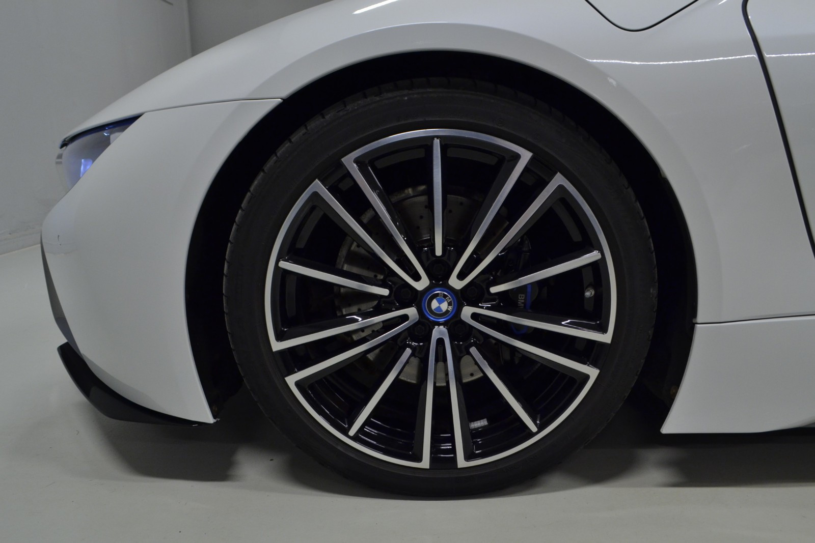 BMW i8 I (I12) 374CH - Image 15