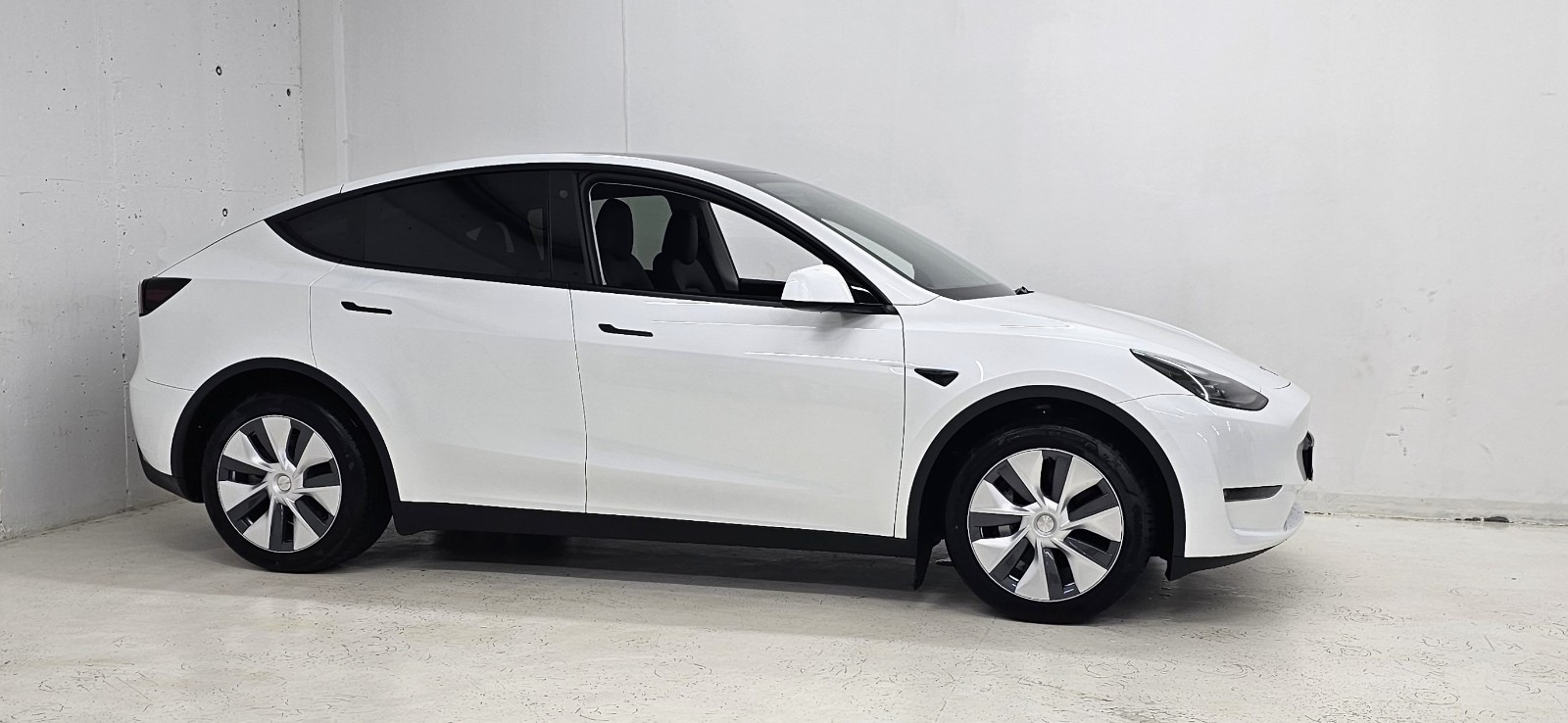 TESLA MODEL Y LONG RANGE BLANC 2023 - Image 2