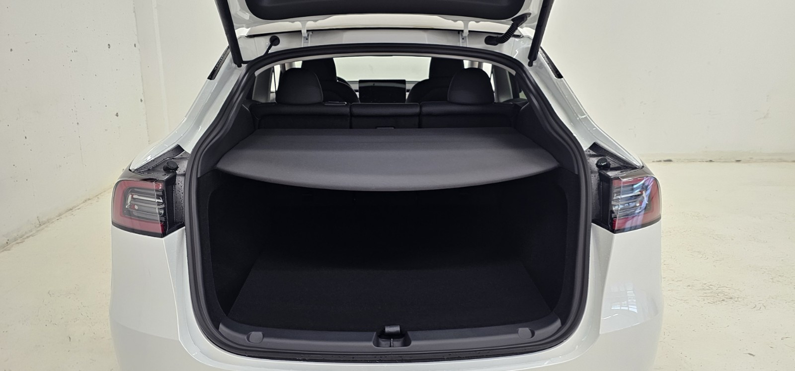 TESLA MODEL Y LONG RANGE BLANC 2023 - Image 8