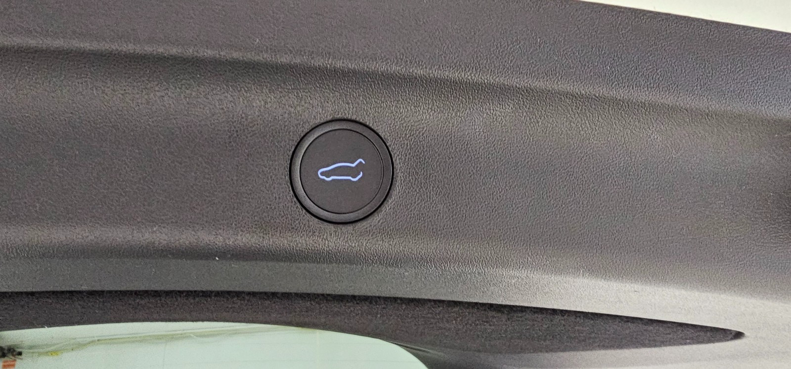 TESLA MODEL Y LONG RANGE BLANC 2023 - Image 9