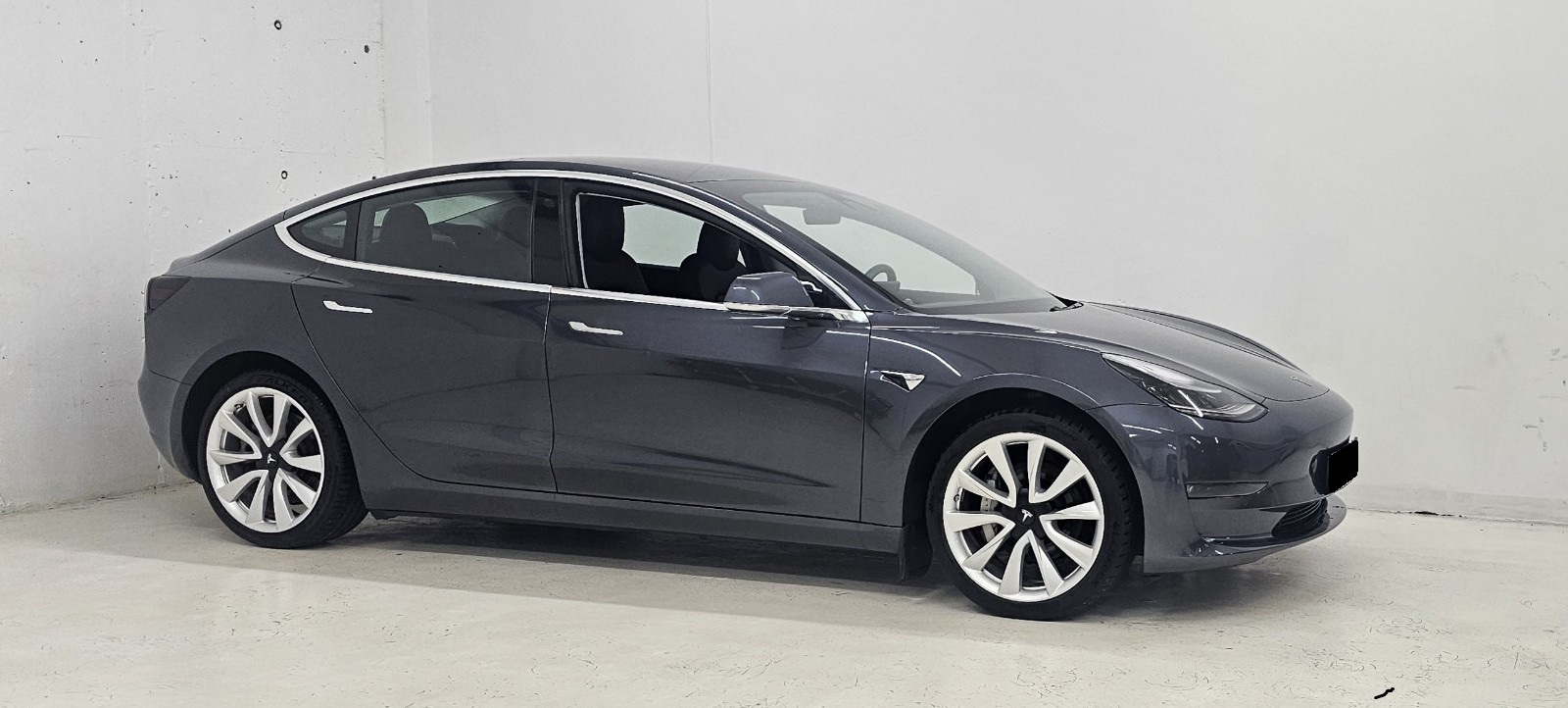 TESLA MODEL 3 LONG RANGE DUAL MOTOR - Image 3