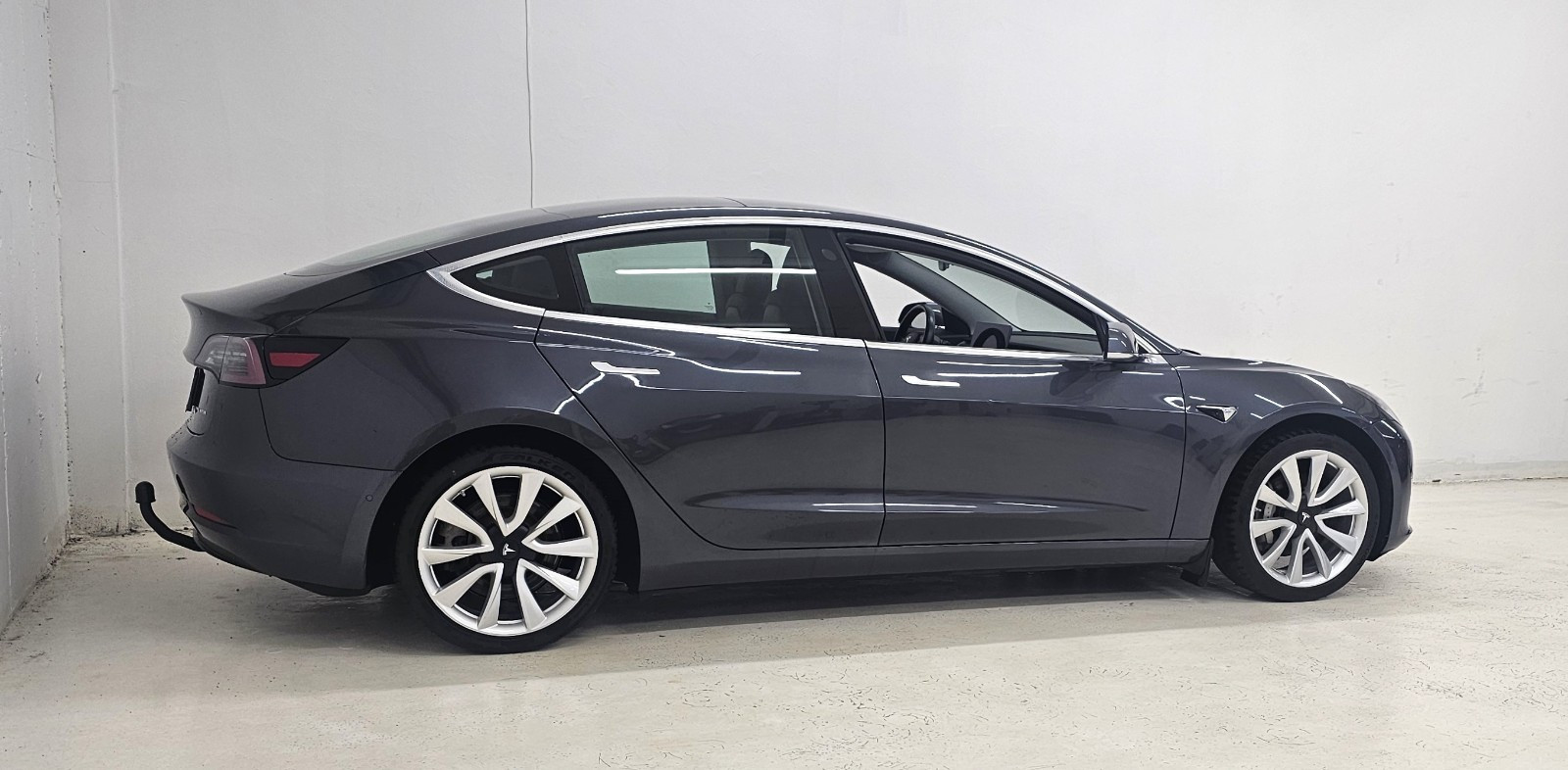 TESLA MODEL 3 LONG RANGE DUAL MOTOR - Image 6