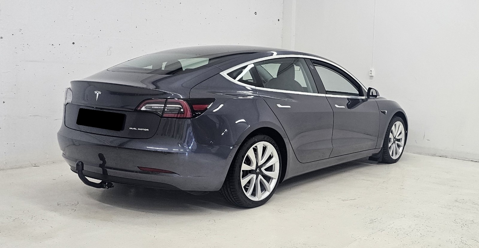 TESLA MODEL 3 LONG RANGE DUAL MOTOR - Image 7
