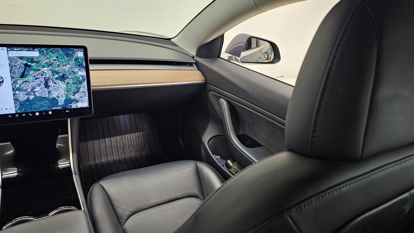 TESLA MODEL 3 LONG RANGE DUAL MOTOR - Image 14