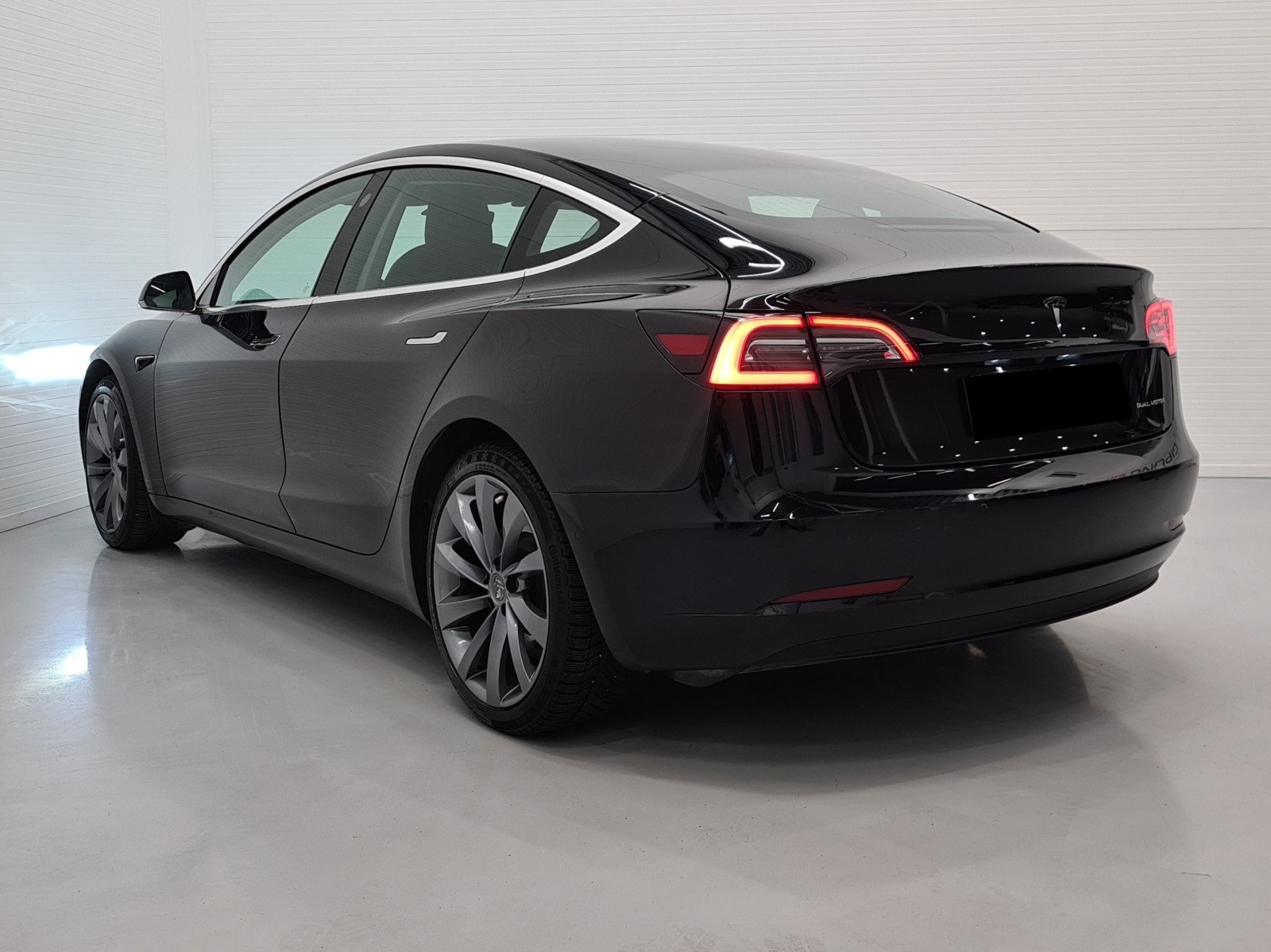 TESLA MODEL 3 LONG RANGE DUAL MOTOR - Image 4