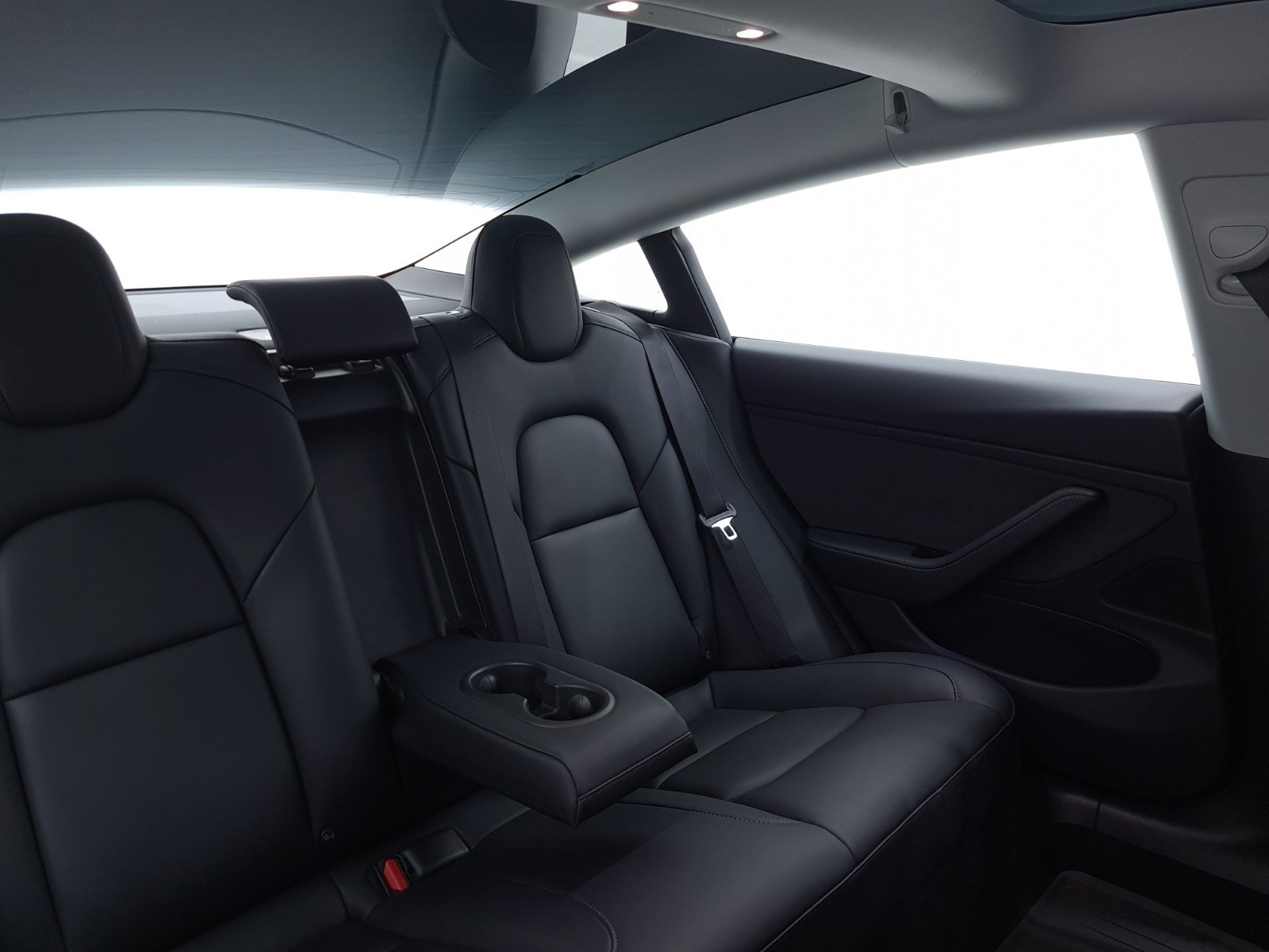 TESLA MODEL 3 LONG RANGE DUAL MOTOR - Image 10