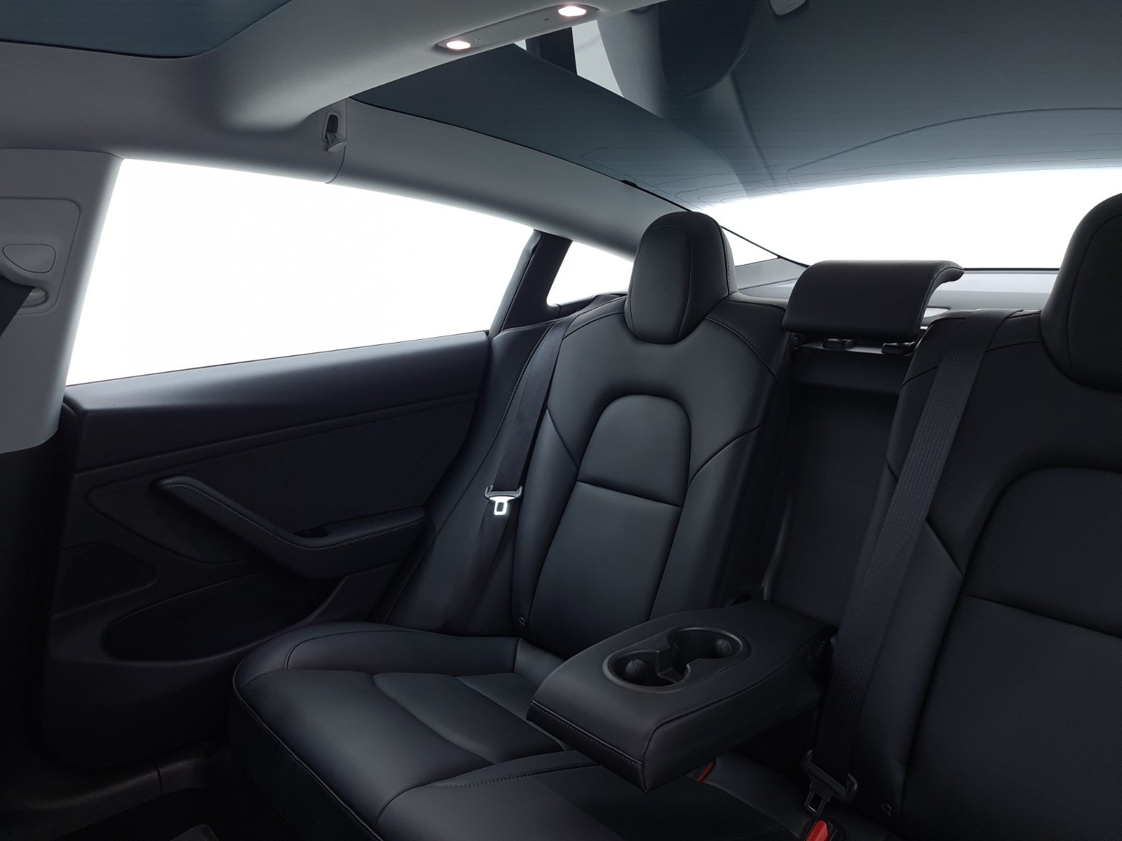 TESLA MODEL 3 LONG RANGE DUAL MOTOR - Image 14