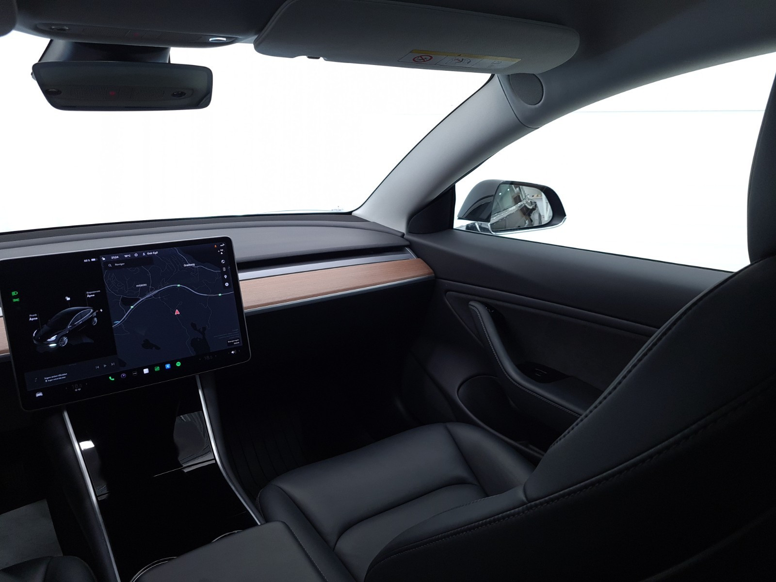 TESLA MODEL 3 LONG RANGE DUAL MOTOR - Image 15