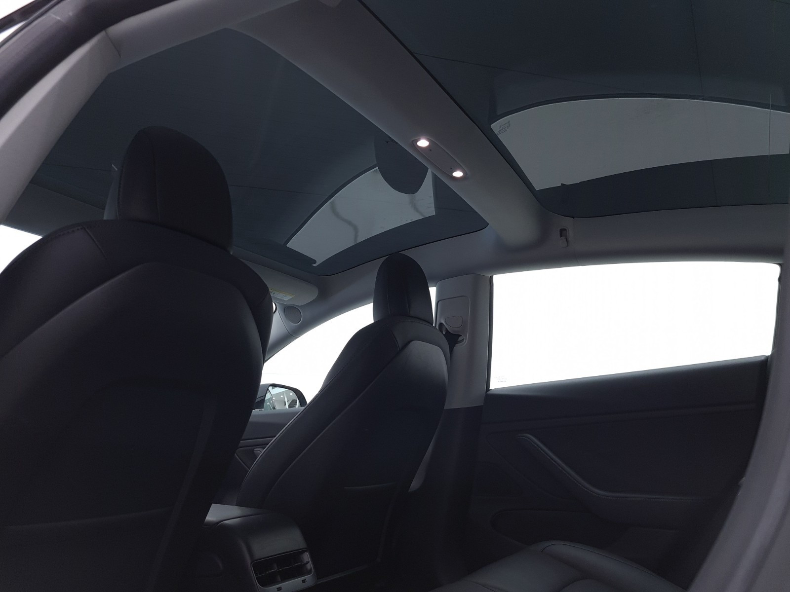 TESLA MODEL 3 LONG RANGE DUAL MOTOR - Image 16