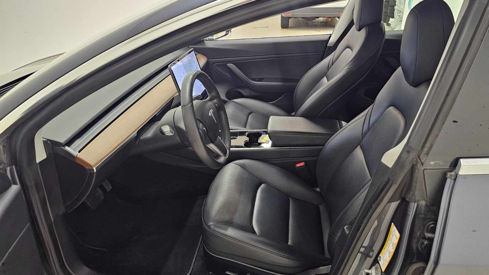 TESLA MODEL 3 LONG RANGE DUAL MOTOR - Image 9