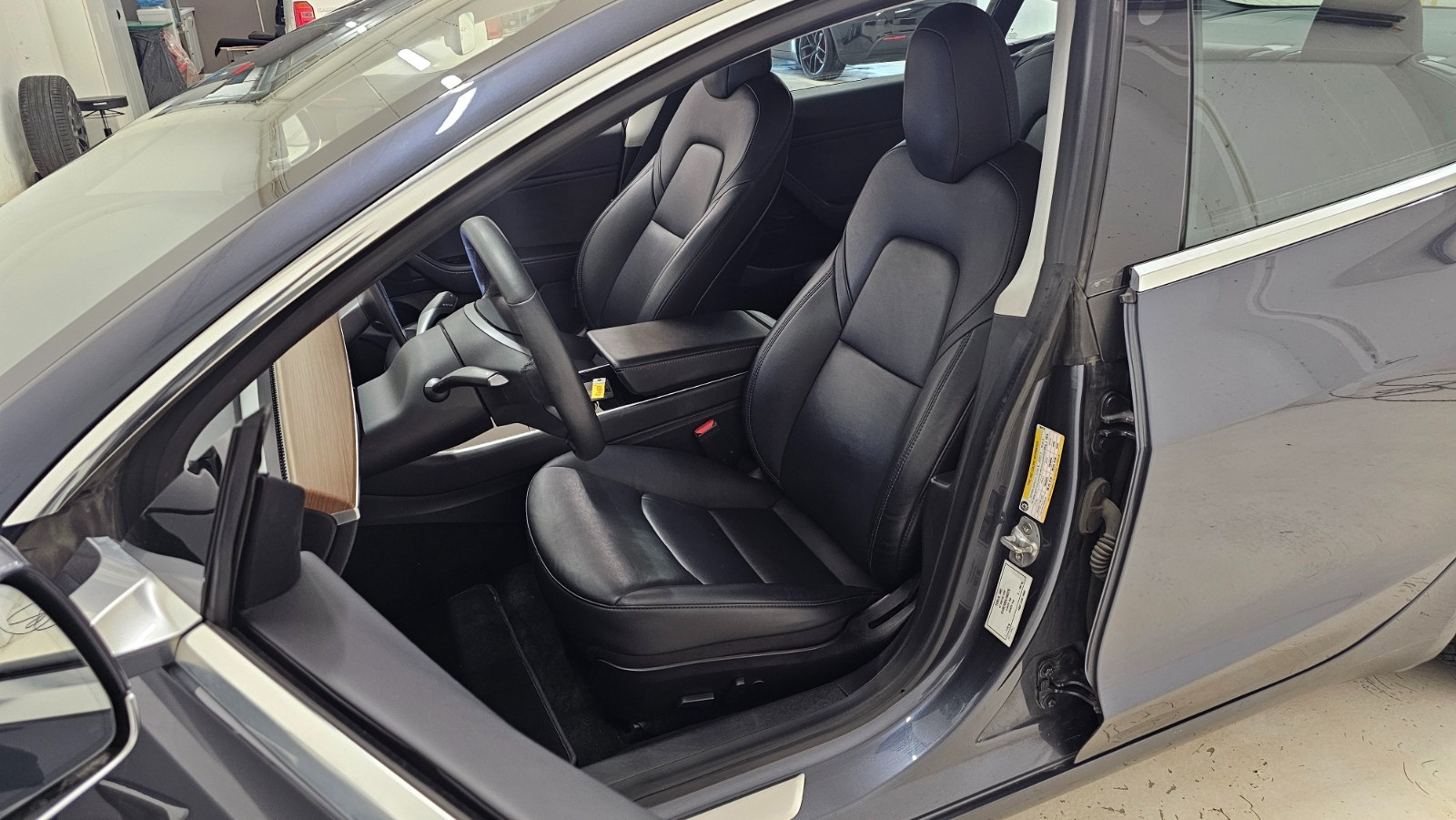 TESLA MODEL 3 LONG RANGE DUAL MOTOR - Image 10