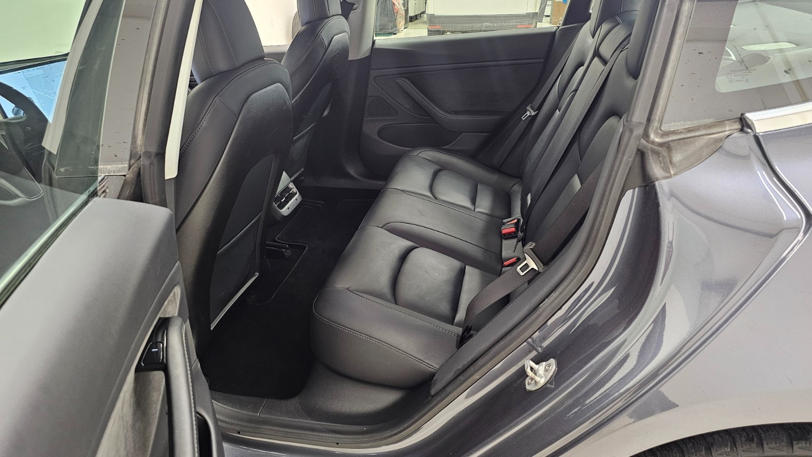 TESLA MODEL 3 LONG RANGE DUAL MOTOR - Image 11