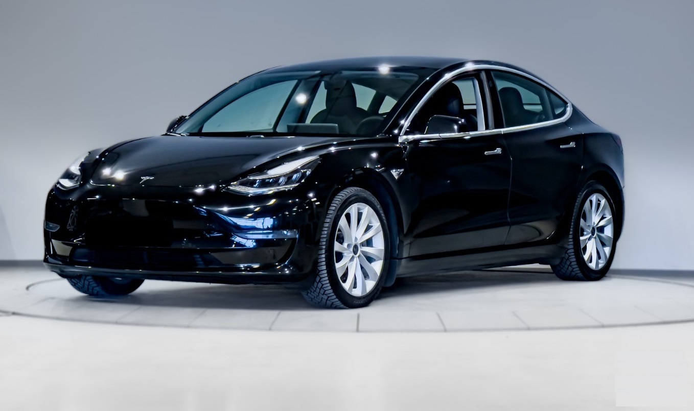 TESLA MODEL 3 LONG RANGE DUAL MOTOR