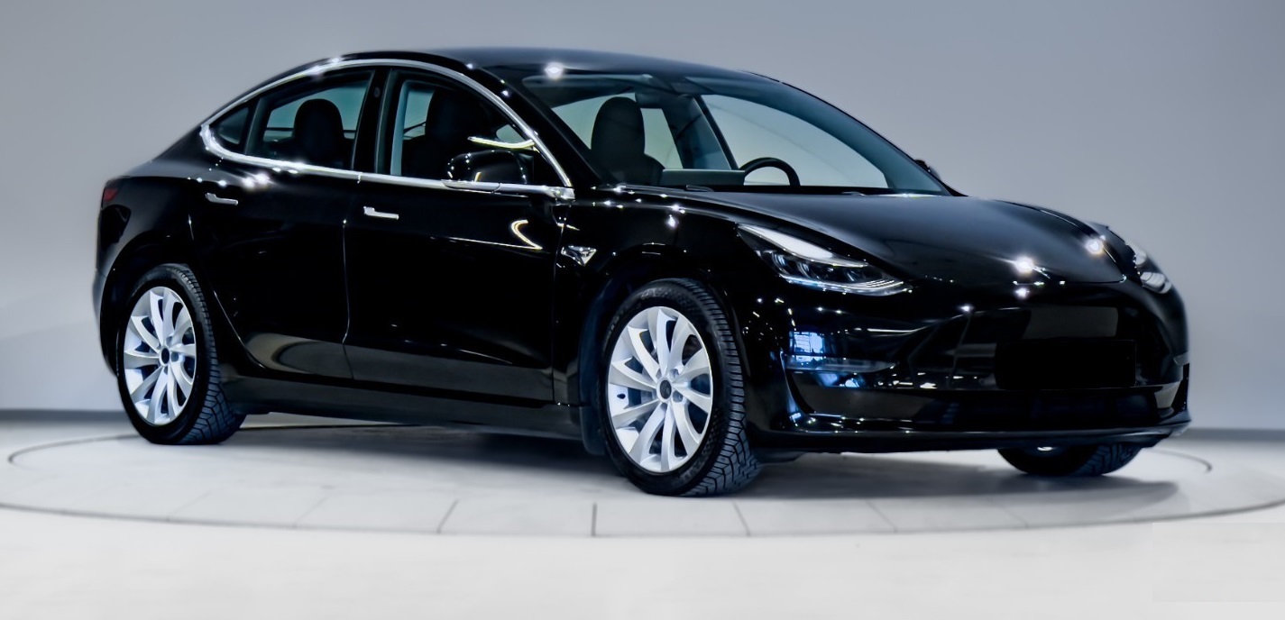 TESLA MODEL 3 LONG RANGE DUAL MOTOR - Image 3