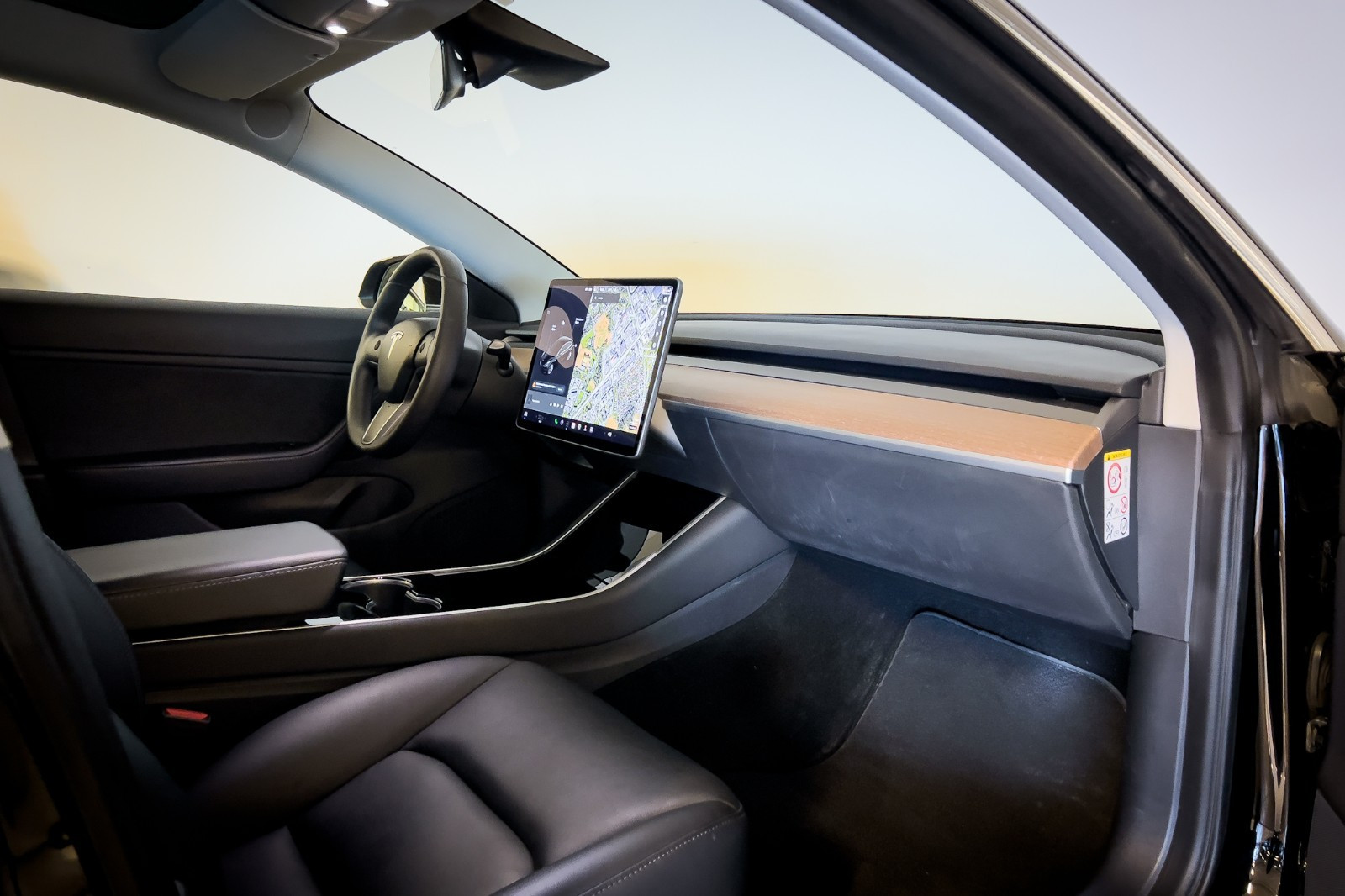 TESLA MODEL 3 LONG RANGE DUAL MOTOR - Image 14