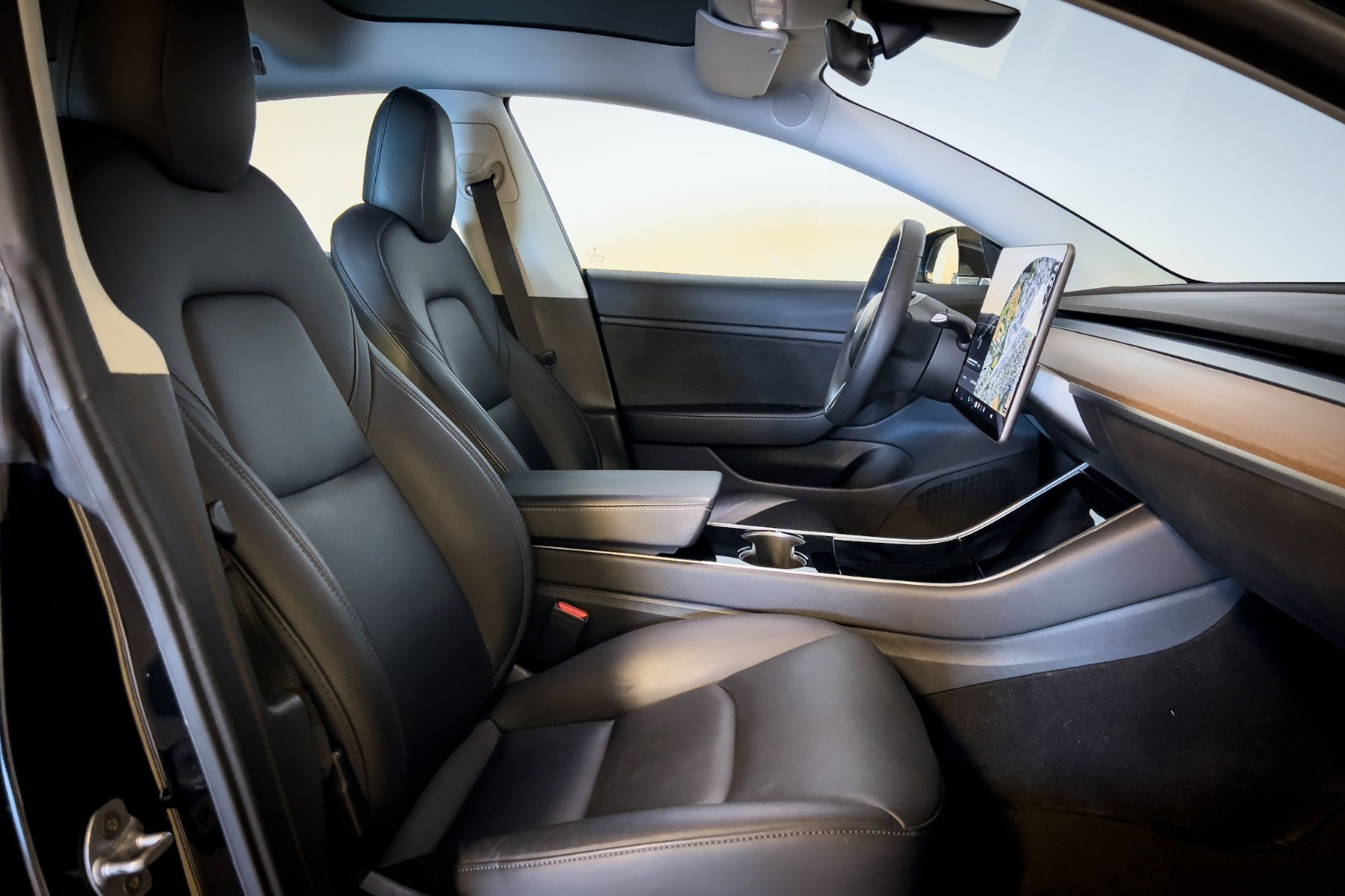 TESLA MODEL 3 LONG RANGE DUAL MOTOR - Image 15
