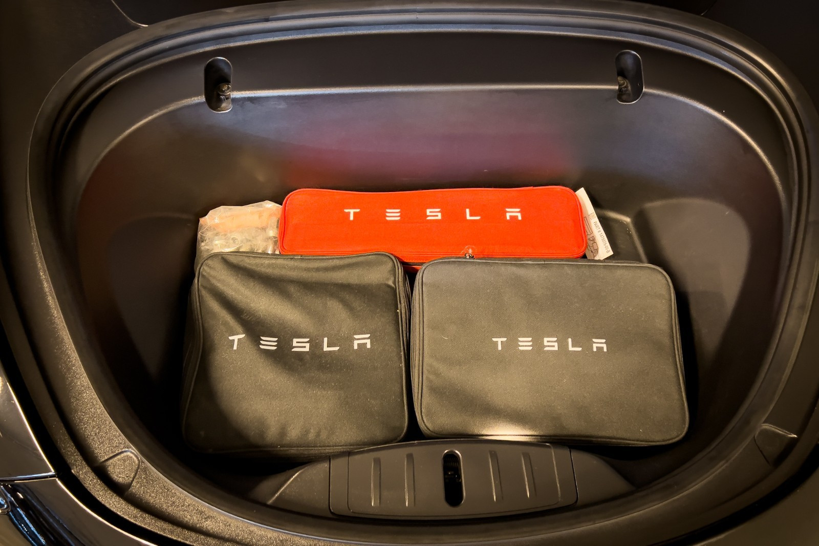 TESLA MODEL 3 LONG RANGE DUAL MOTOR - Image 19