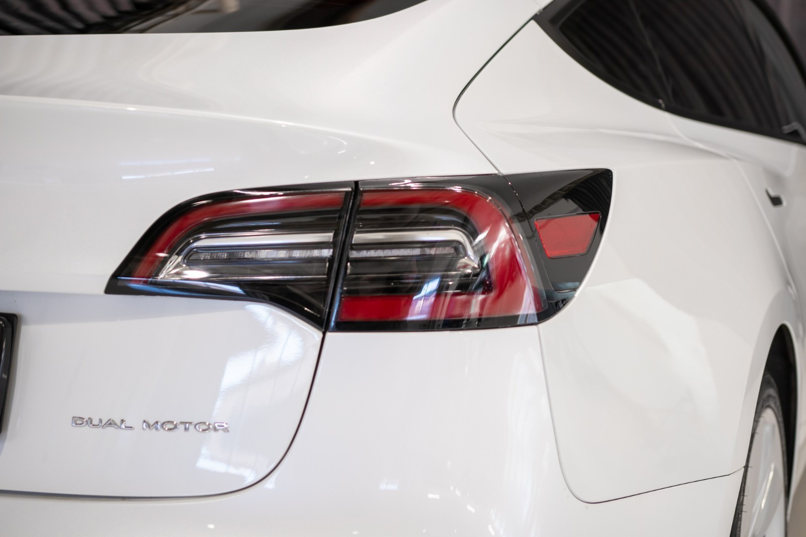 TESLA MODEL 3 LONG RANGE DUAL MOTOR - Image 7