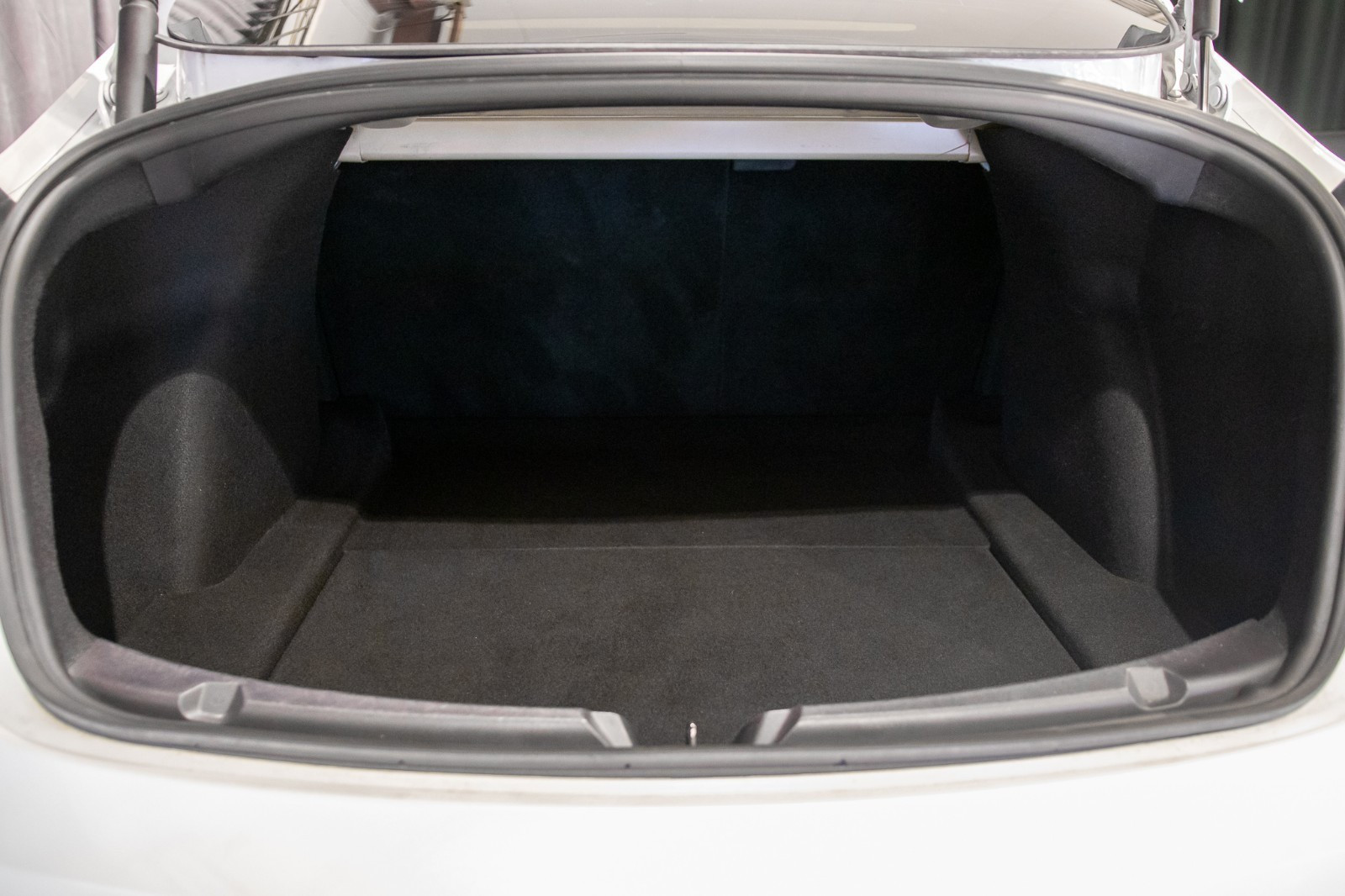 TESLA MODEL 3 LONG RANGE DUAL MOTOR - Image 9