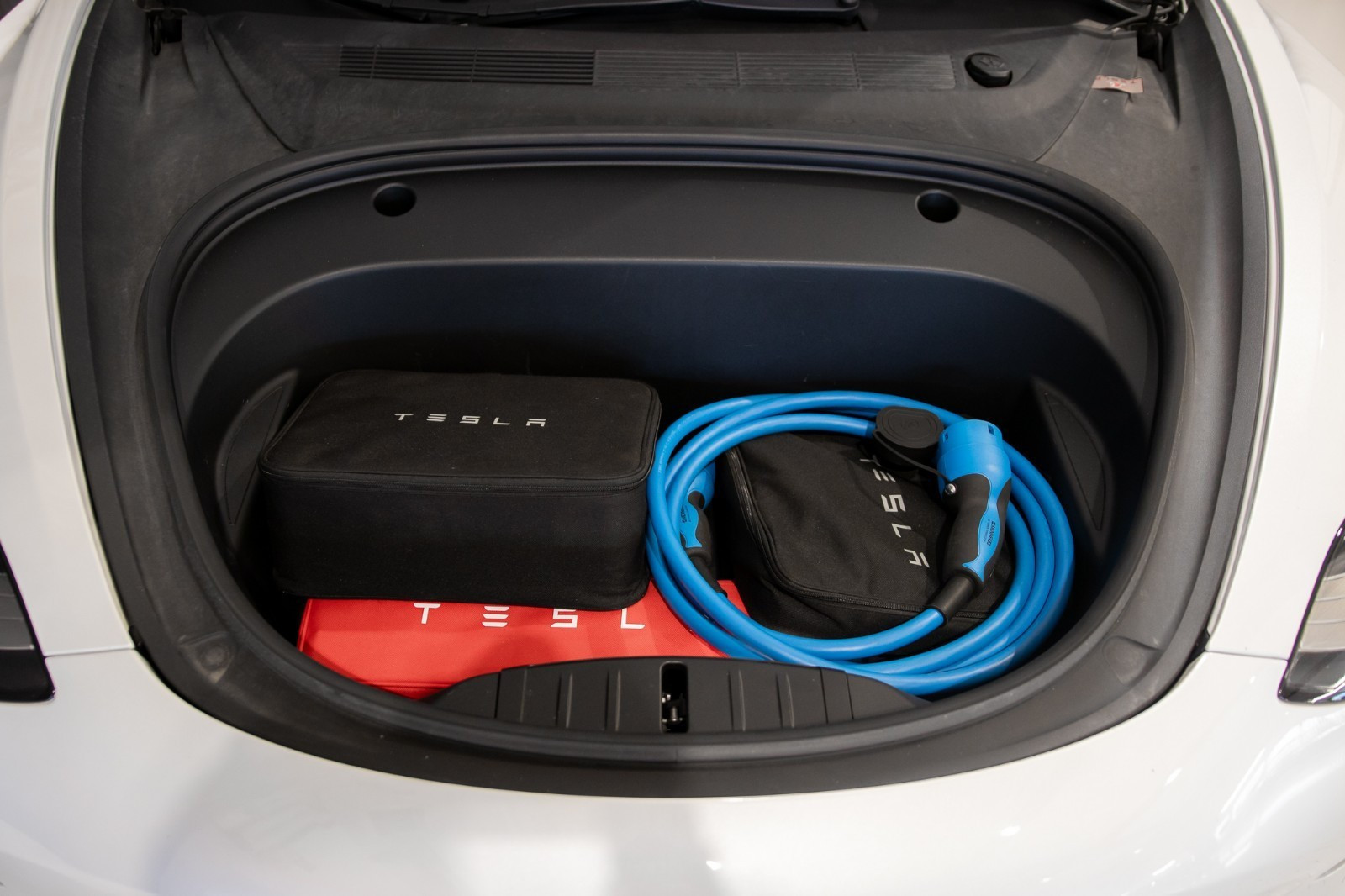 TESLA MODEL 3 LONG RANGE DUAL MOTOR - Image 10