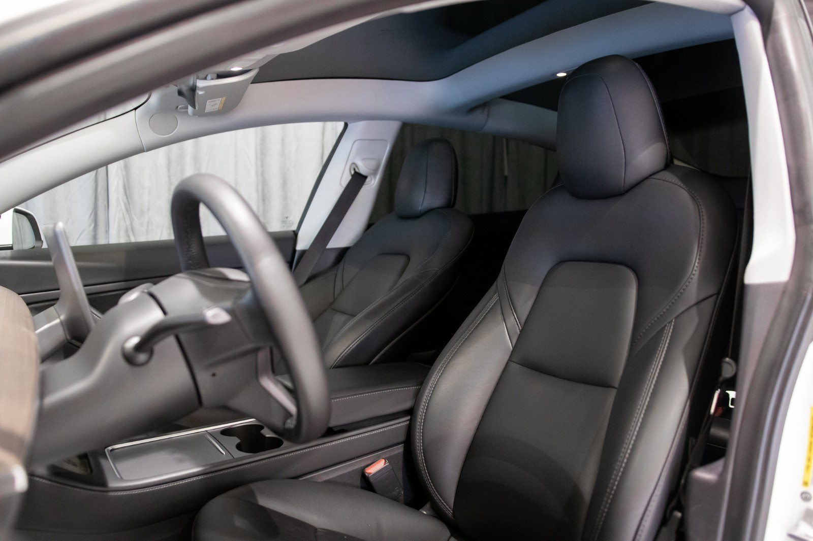TESLA MODEL 3 LONG RANGE DUAL MOTOR - Image 13