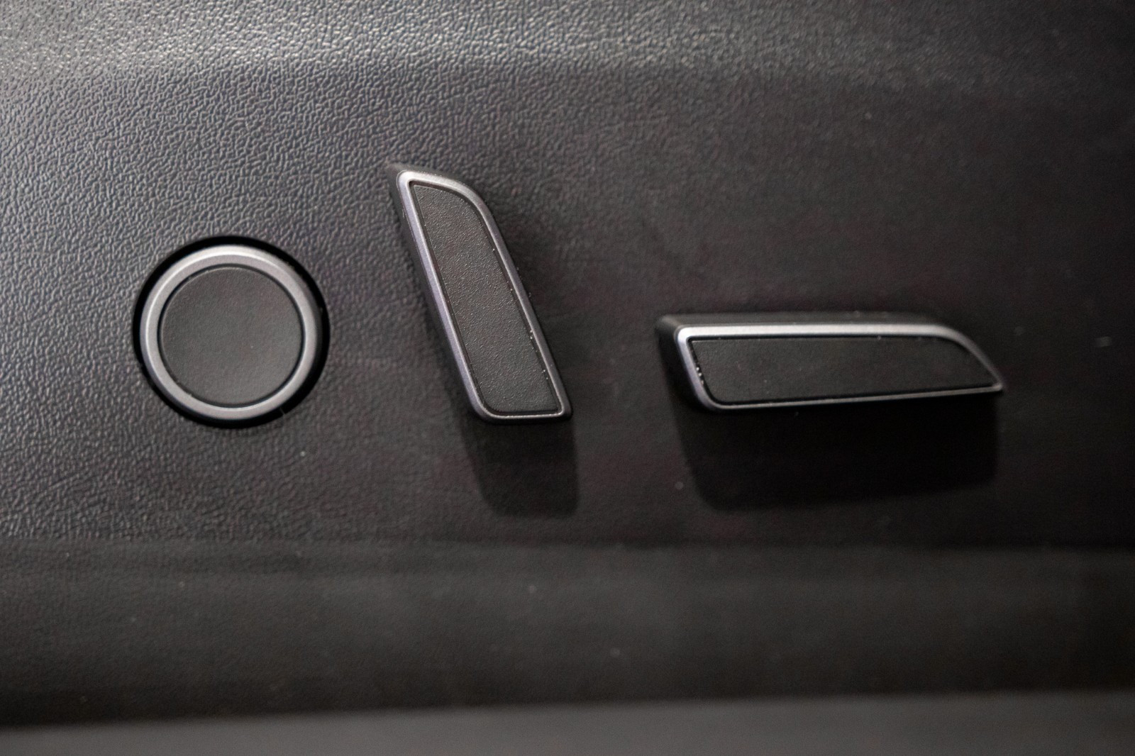 TESLA MODEL 3 LONG RANGE DUAL MOTOR - Image 17