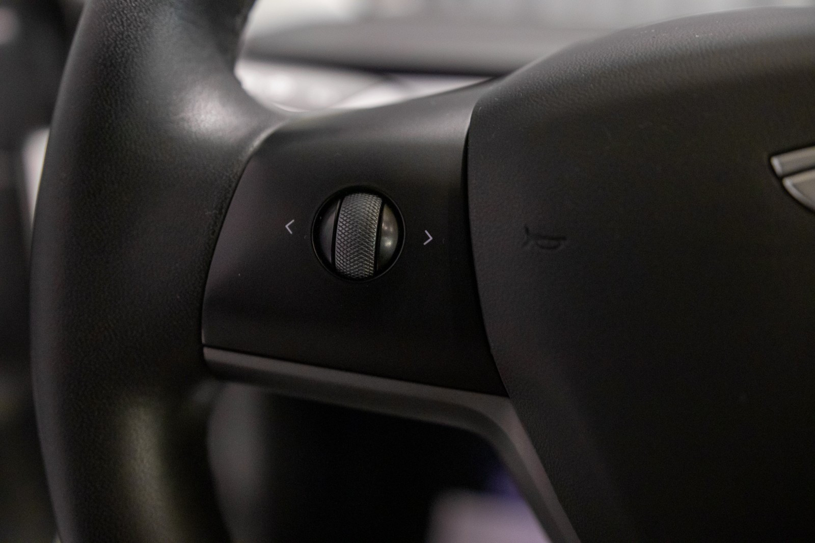 TESLA MODEL 3 LONG RANGE DUAL MOTOR - Image 19