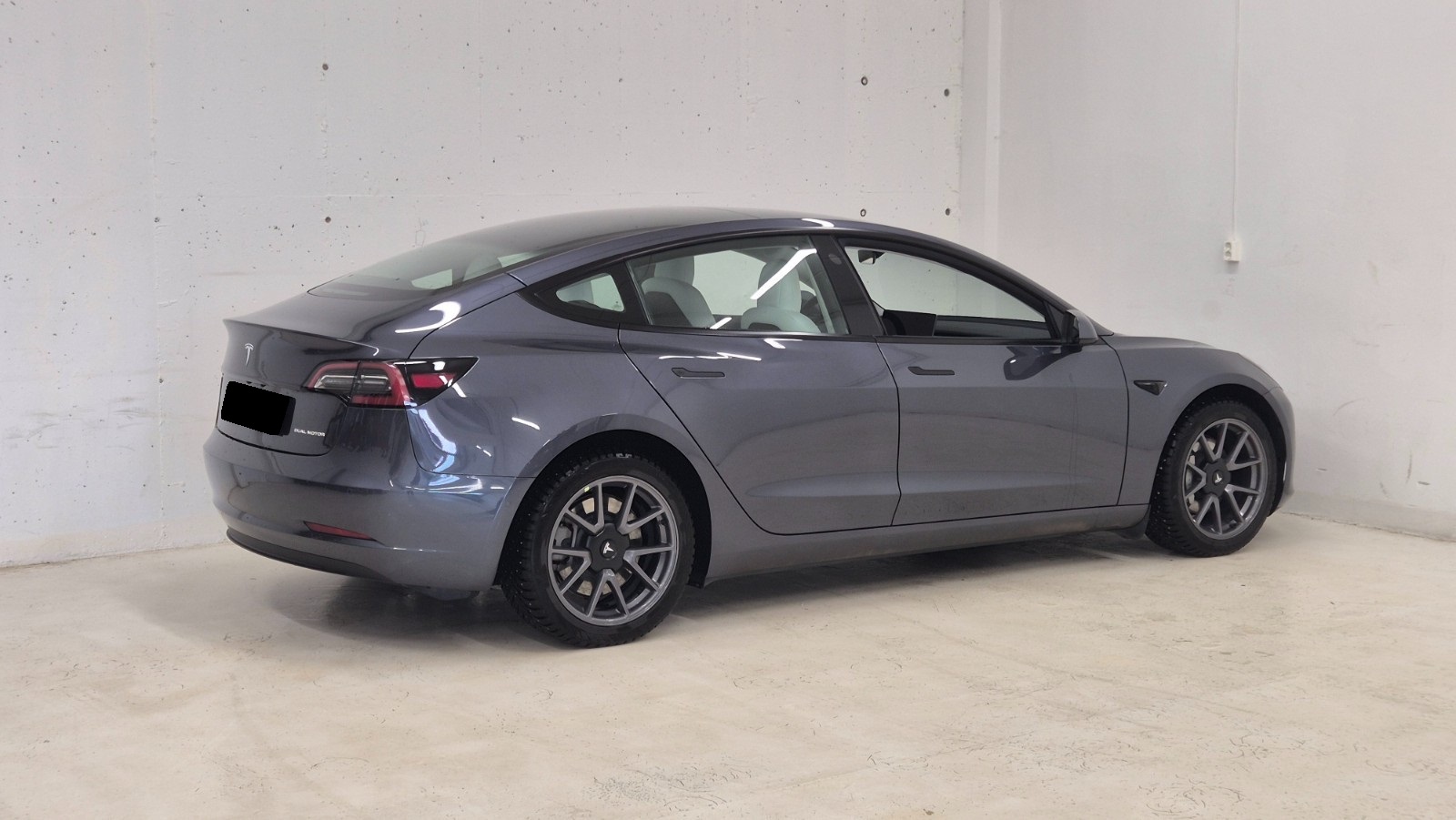 TESLA MODEL 3 LONG RANGE DUAL MOTOR - Image 3