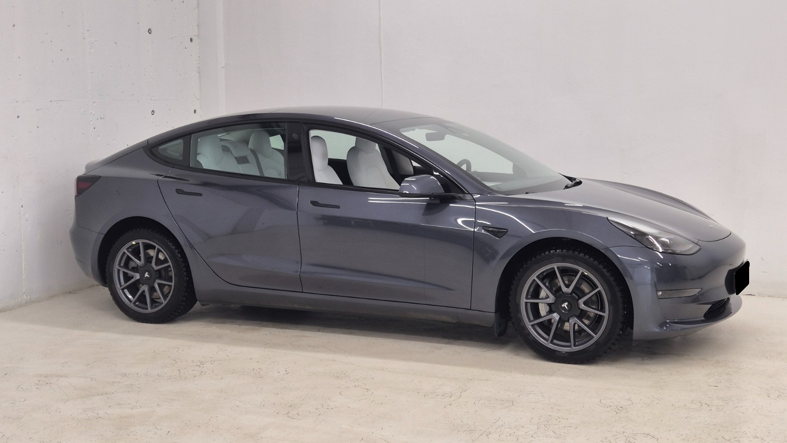 TESLA MODEL 3 LONG RANGE DUAL MOTOR - Image 5