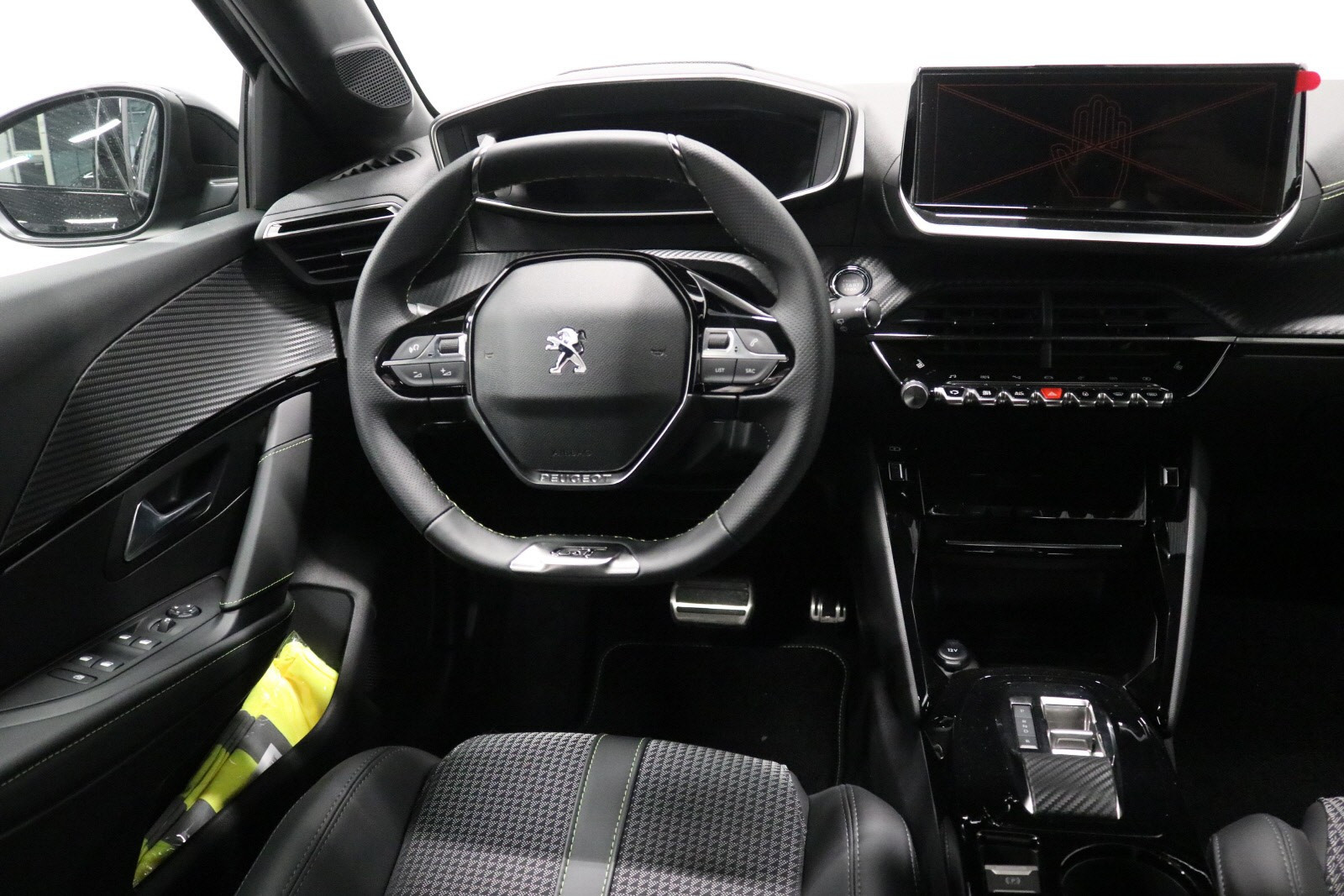 PEUGEOT E-208 136CH GT - Image 10