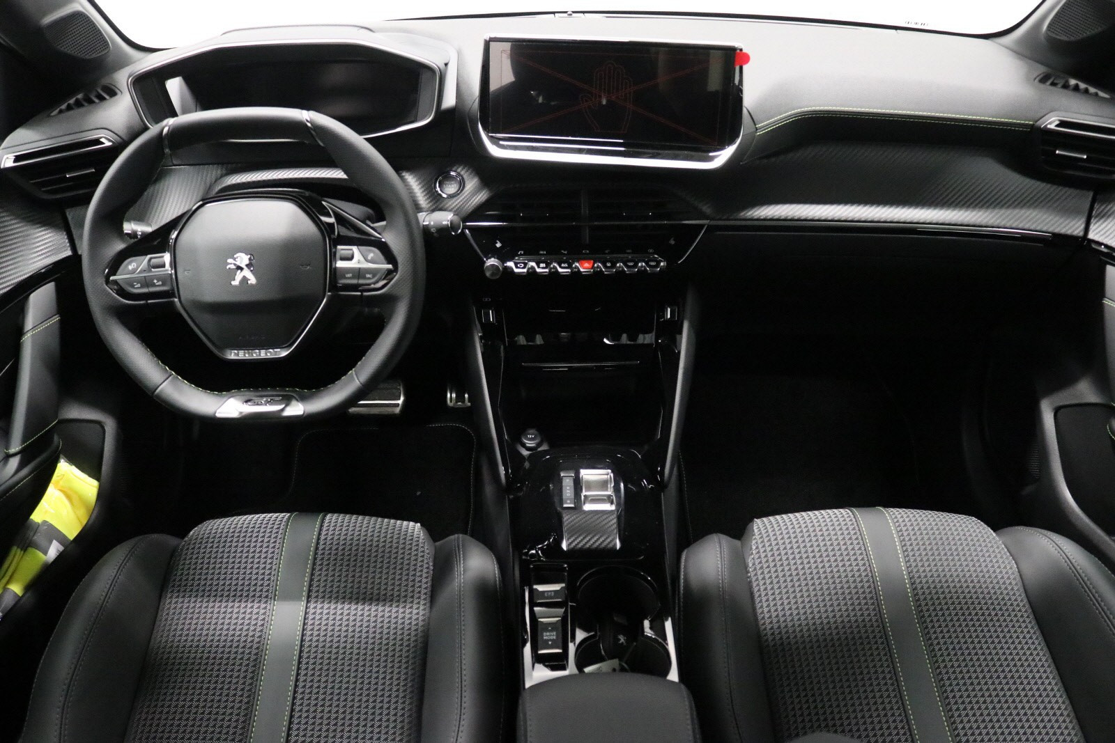 PEUGEOT E-208 136CH GT - Image 12