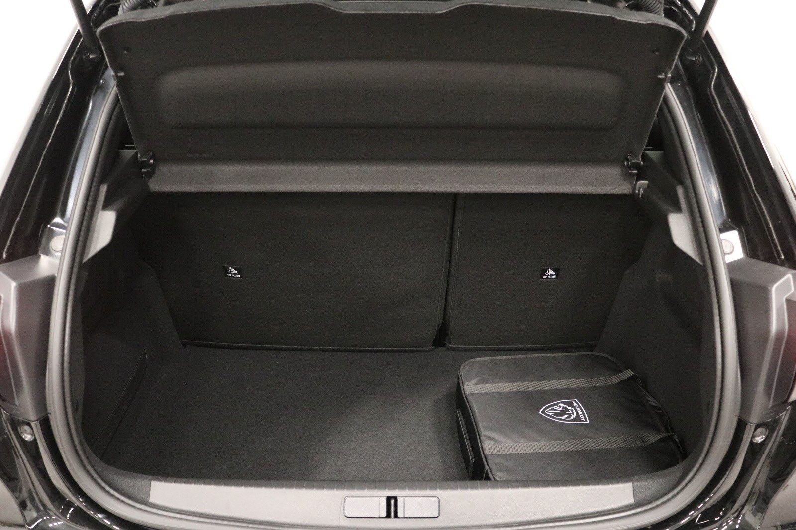 PEUGEOT E-208 136CH GT - Image 20