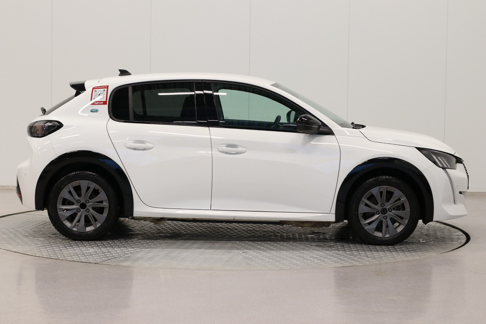 PEUGEOT E-208 136CH GT - Image 2