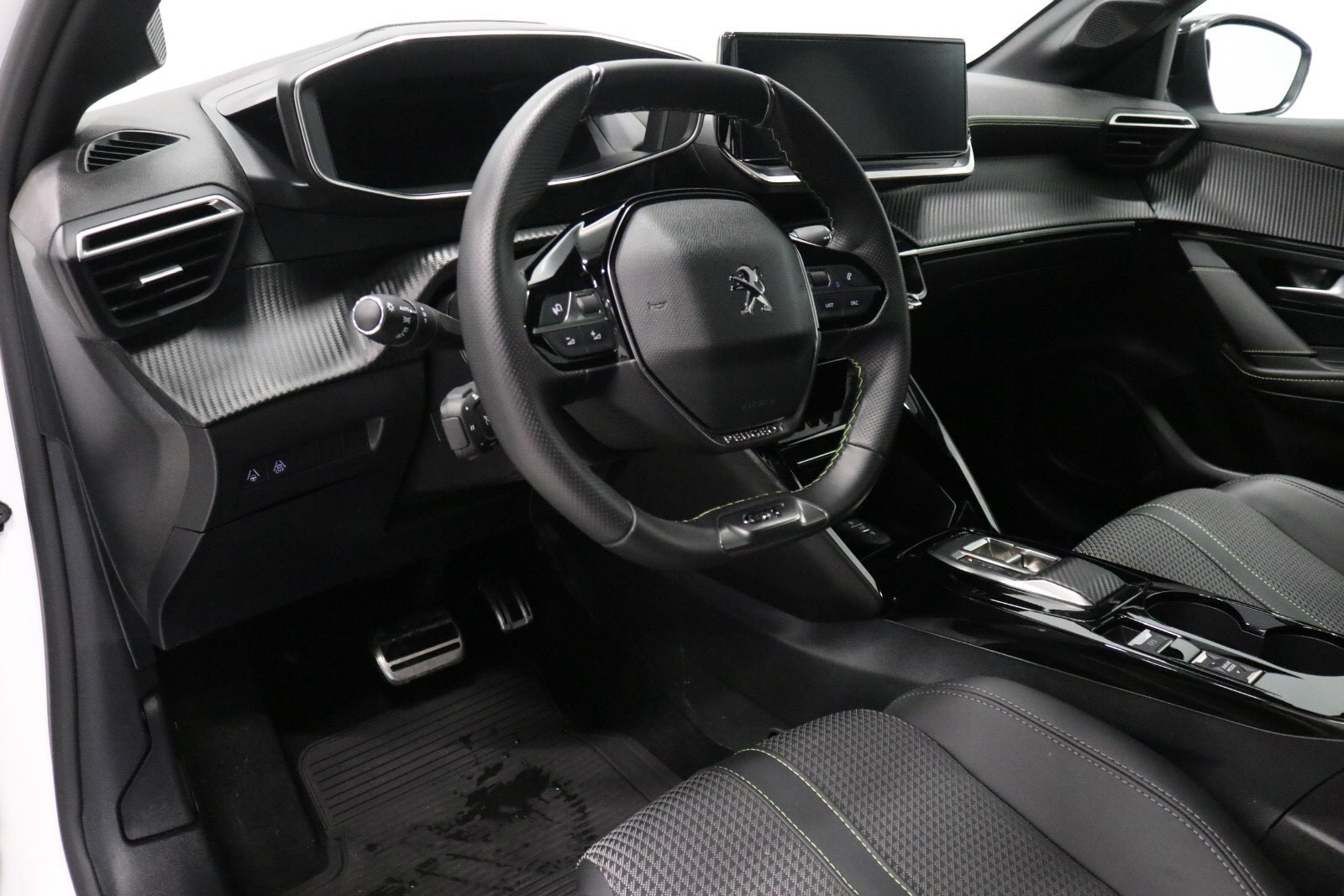 PEUGEOT E-208 136CH GT - Image 9