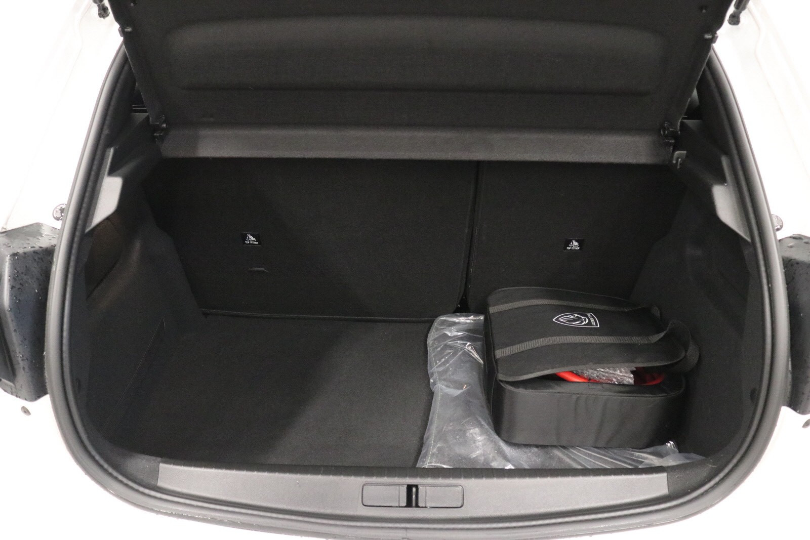 PEUGEOT E-208 136CH GT - Image 18
