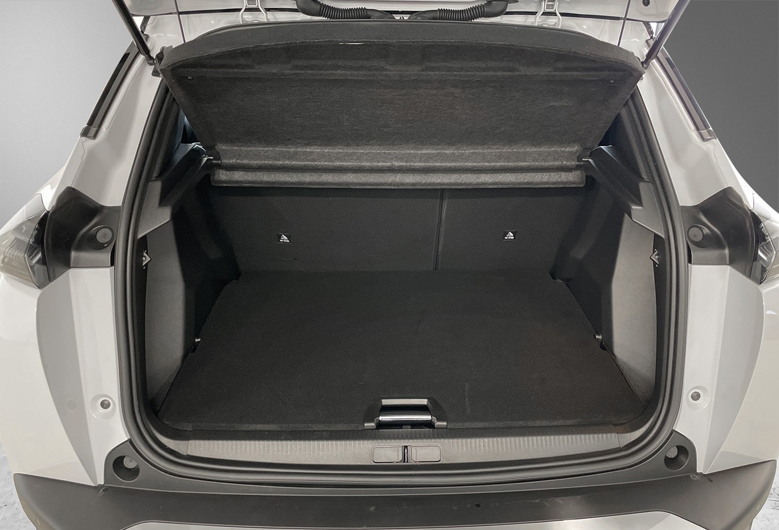 PEUGEOT E-2008 156 CH GT - Image 8