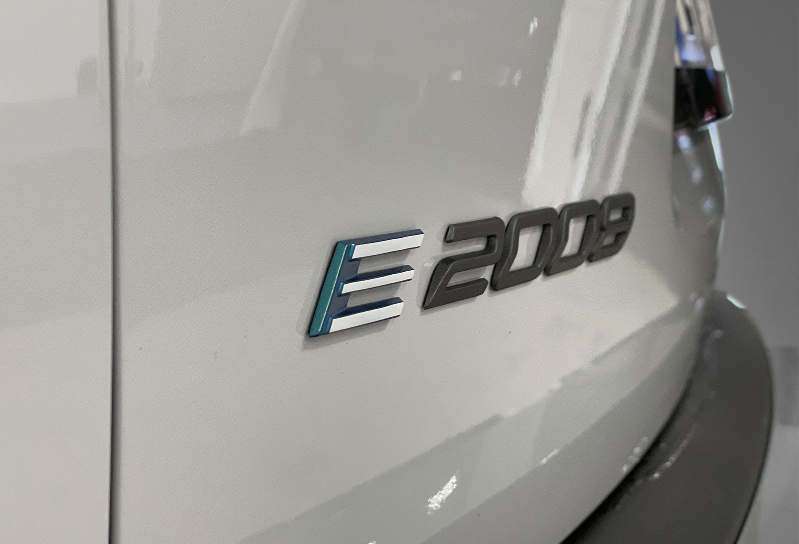 PEUGEOT E-2008 156 CH GT - Image 9