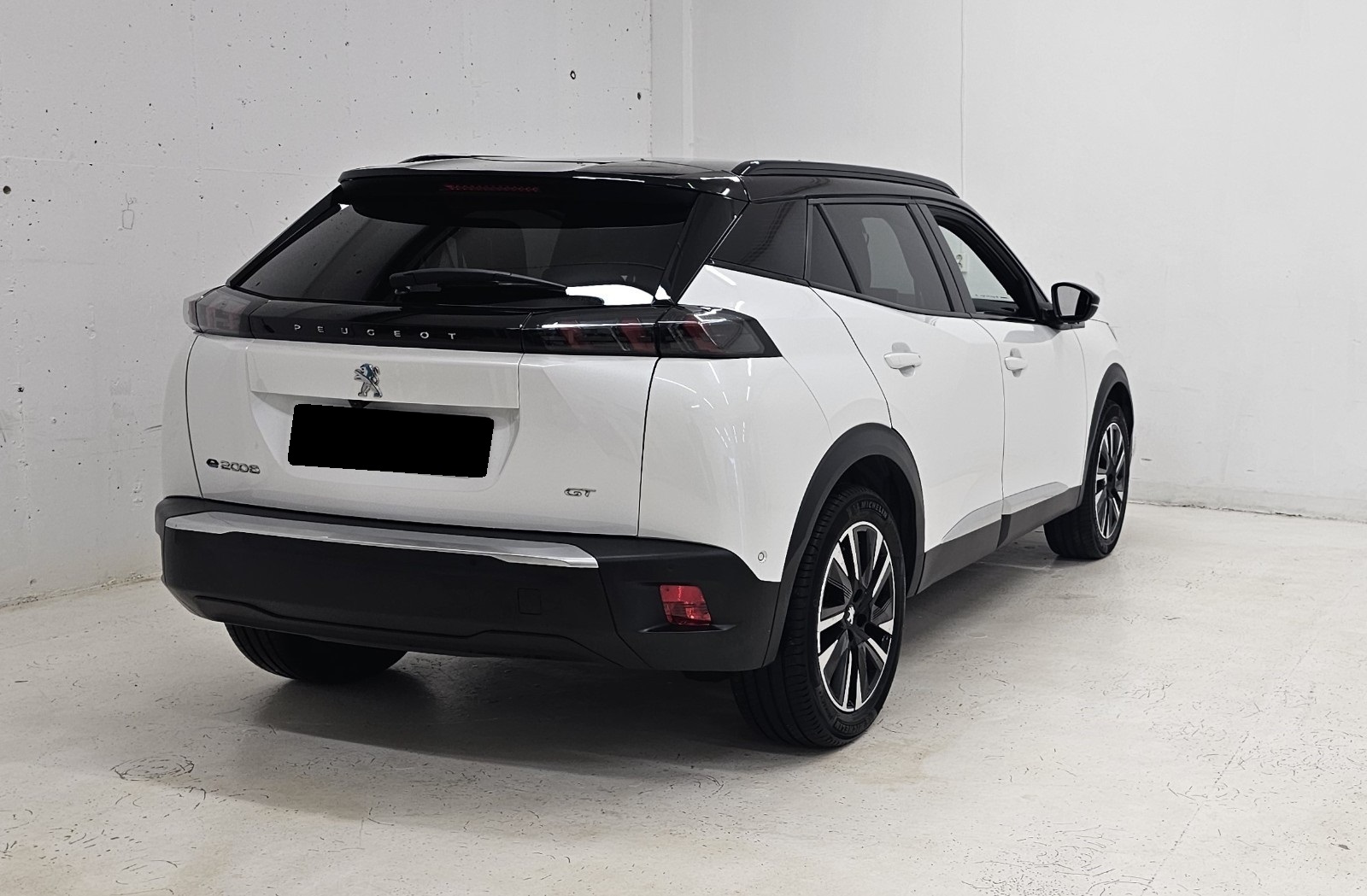 PEUGEOT 2008 II E-2008 136 CH GT LINE - Image 3
