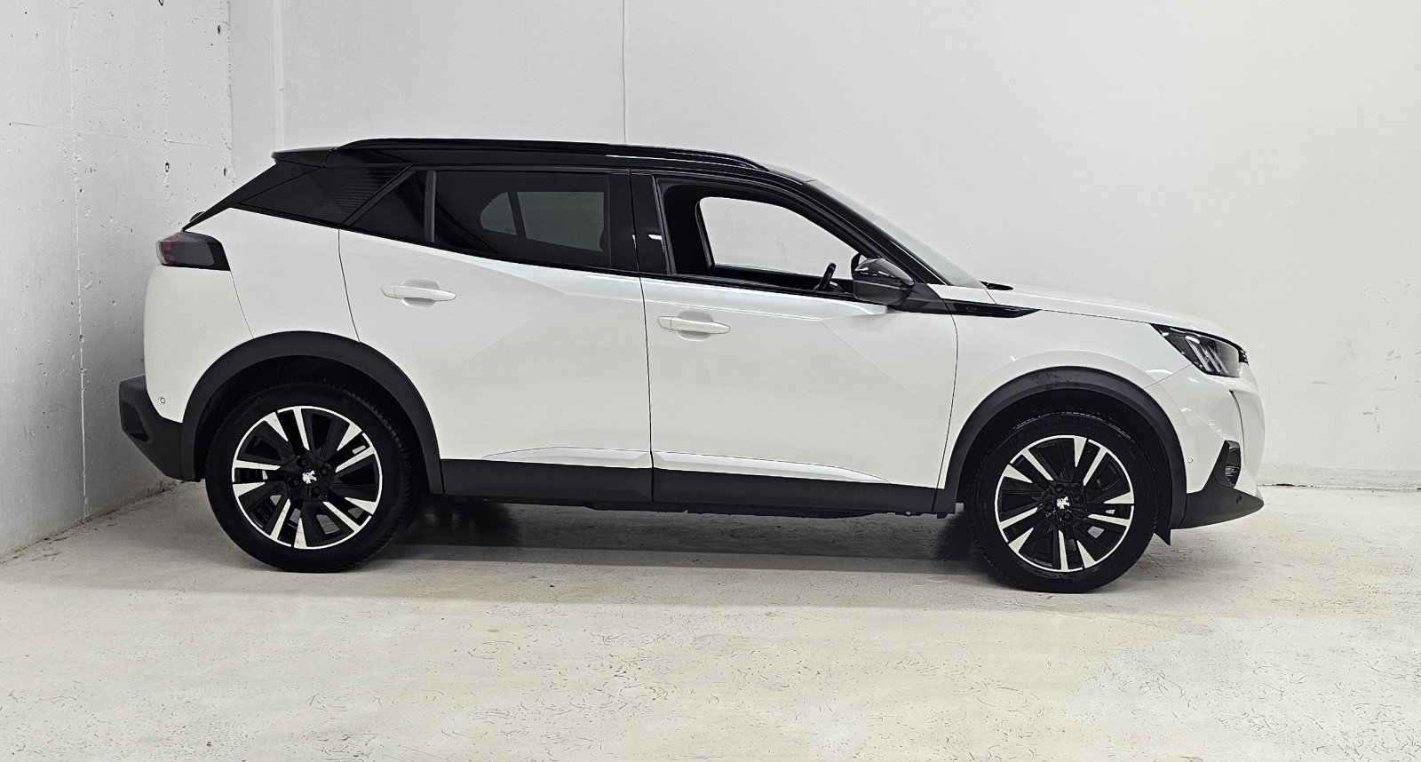 PEUGEOT 2008 II E-2008 136 CH GT LINE - Image 6