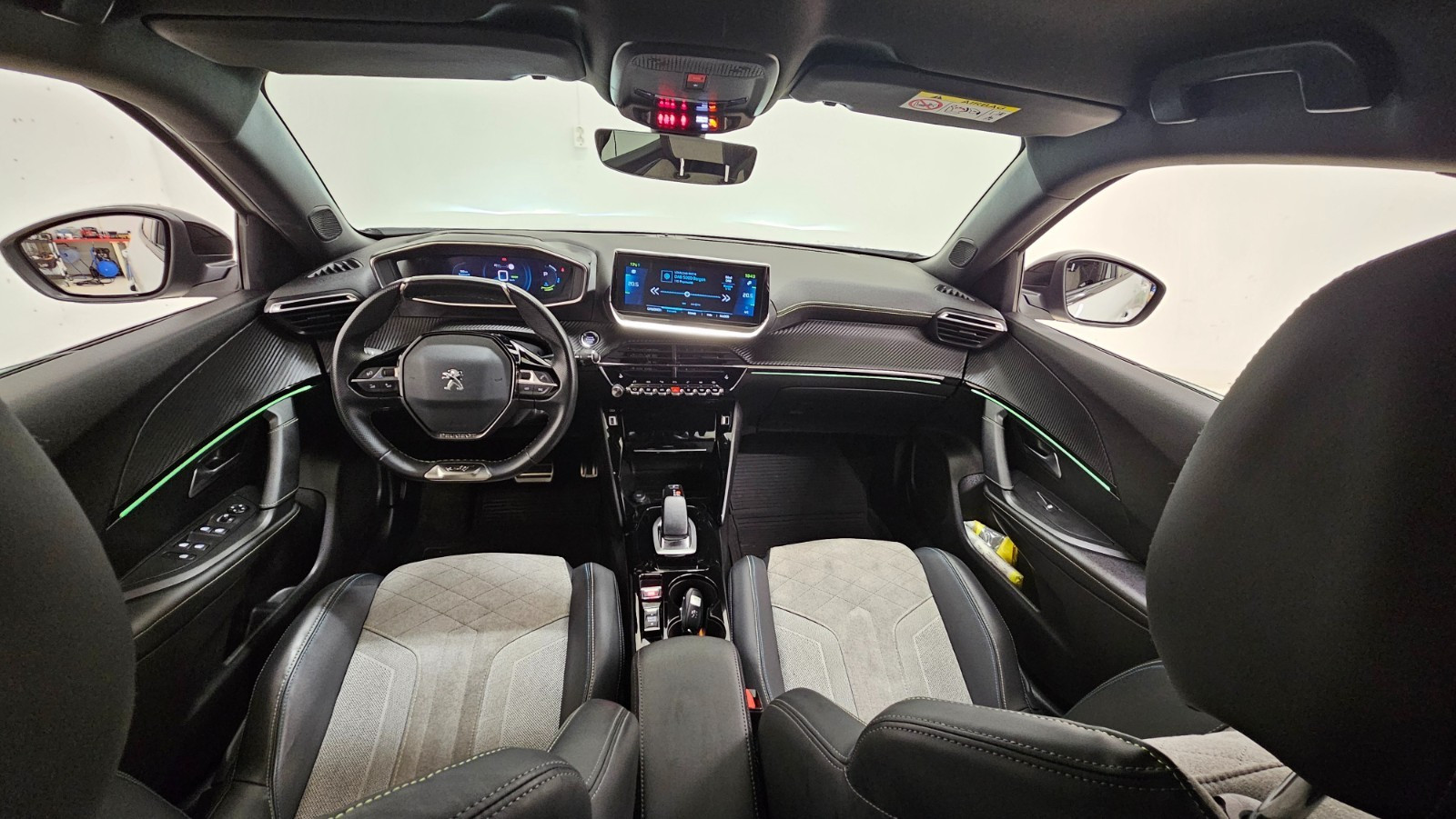 PEUGEOT 2008 II E-2008 136 CH GT LINE - Image 10