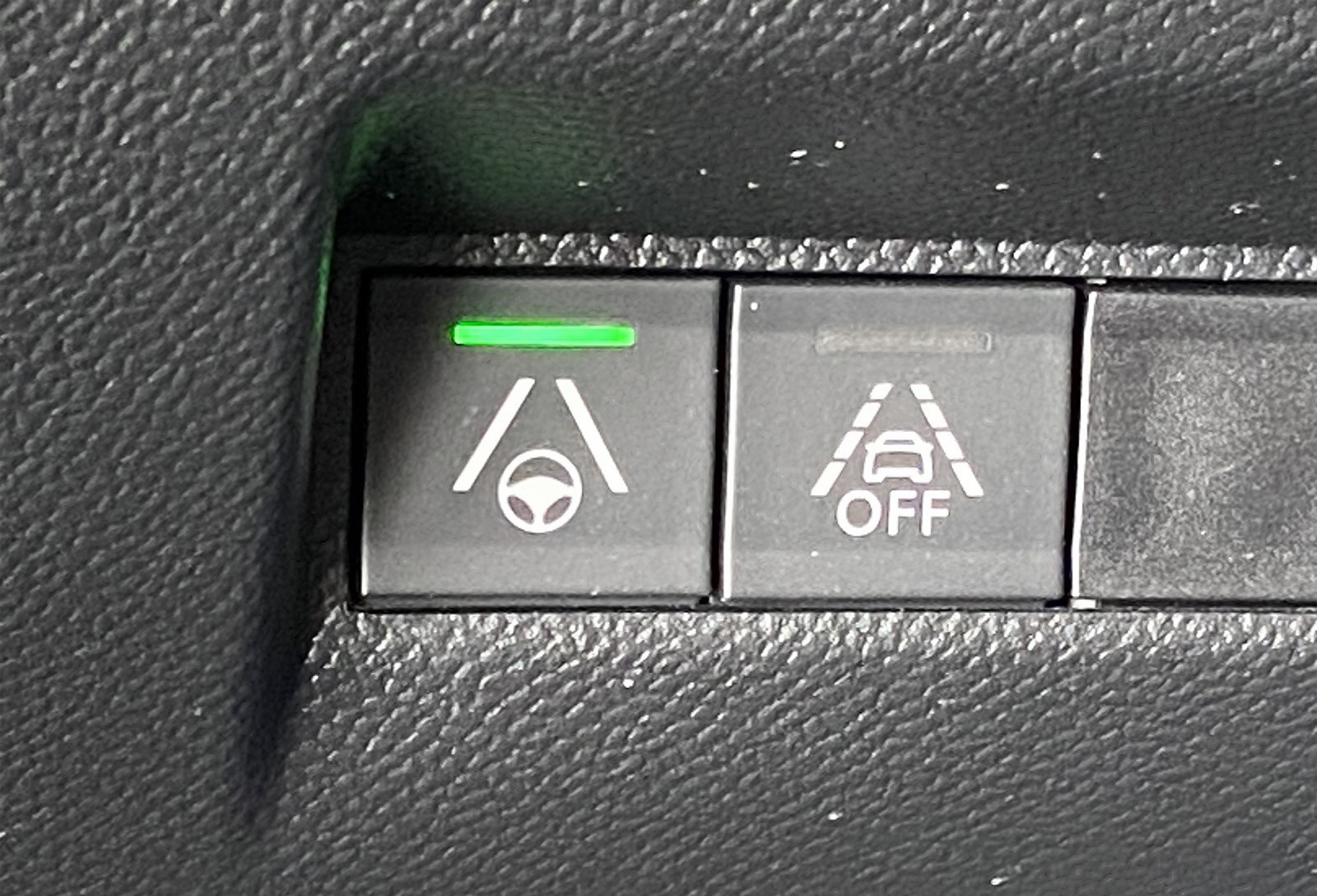 PEUGEOT 2008 II E-2008 136 CH GT - Image 10
