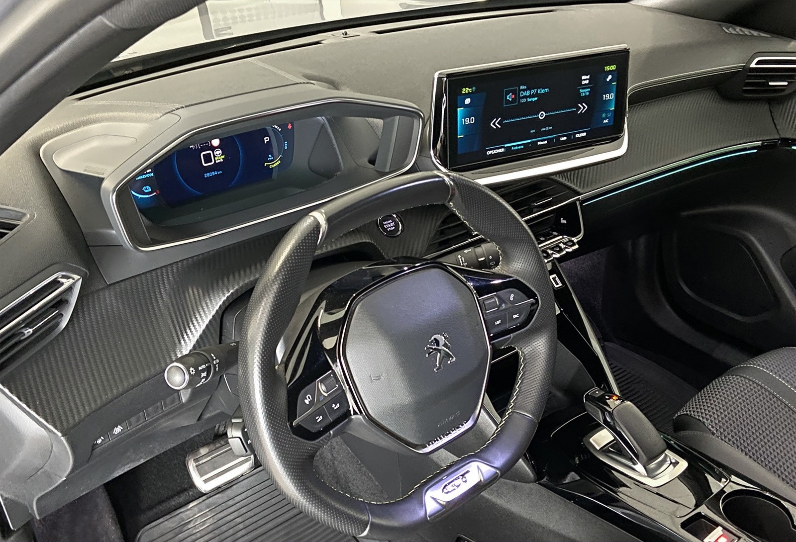 PEUGEOT 2008 II E-2008 136 CH GT - Image 20