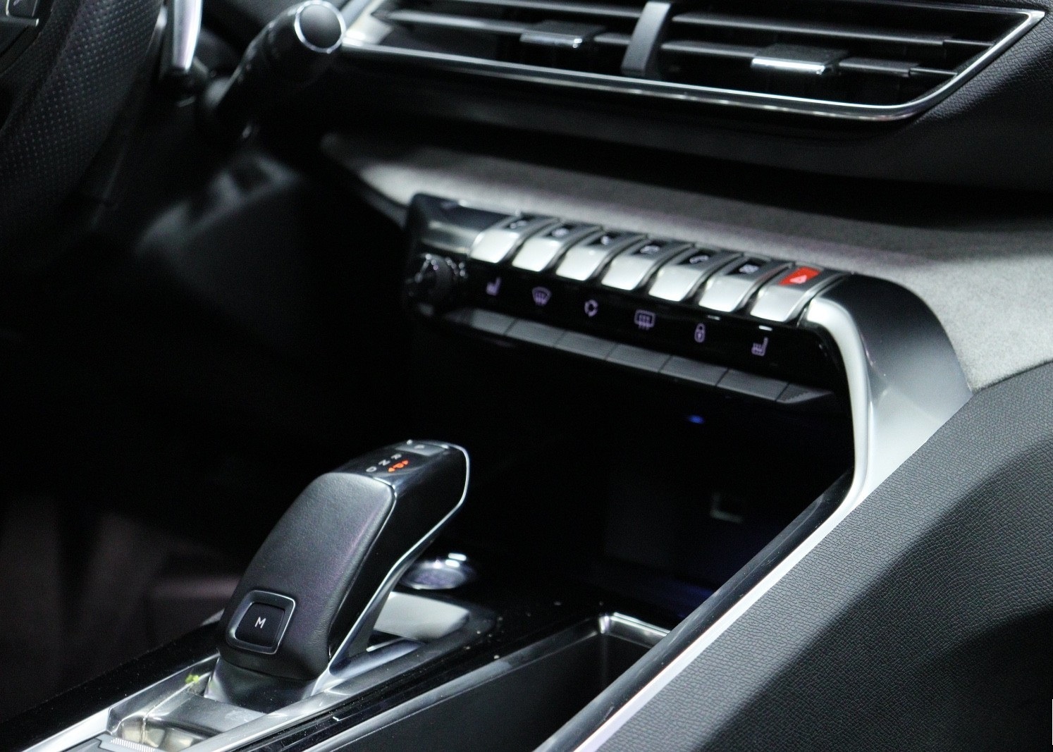 PEUGEOT 5008 II 2.0 BLUEHDI 180 S&S GT PACK EAT8 - Image 14