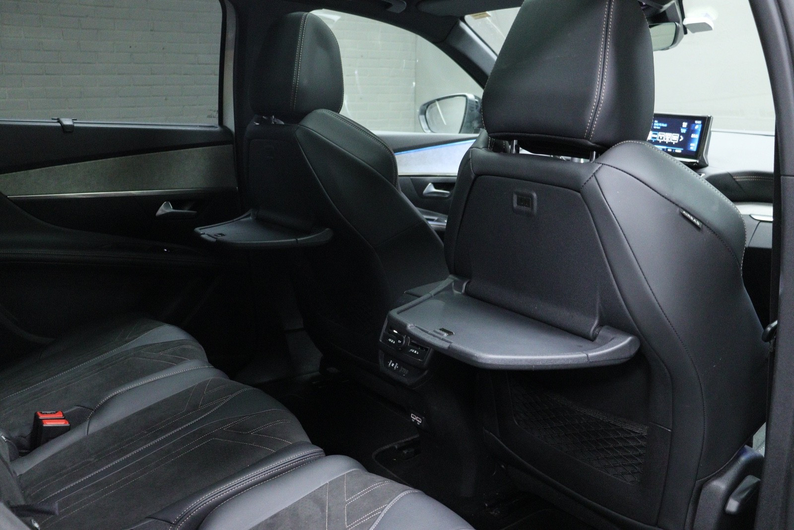 PEUGEOT 5008 II 2.0 BLUEHDI 180 S&S GT PACK EAT8 - Image 17