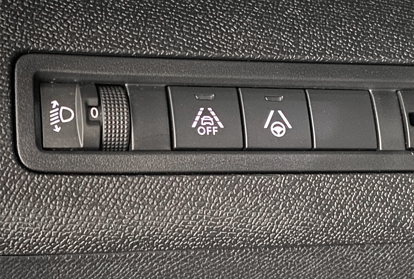 PEUGEOT 5008 1.5 BLUEHDI 130 S&S EAT8 ALLURE - Image 18