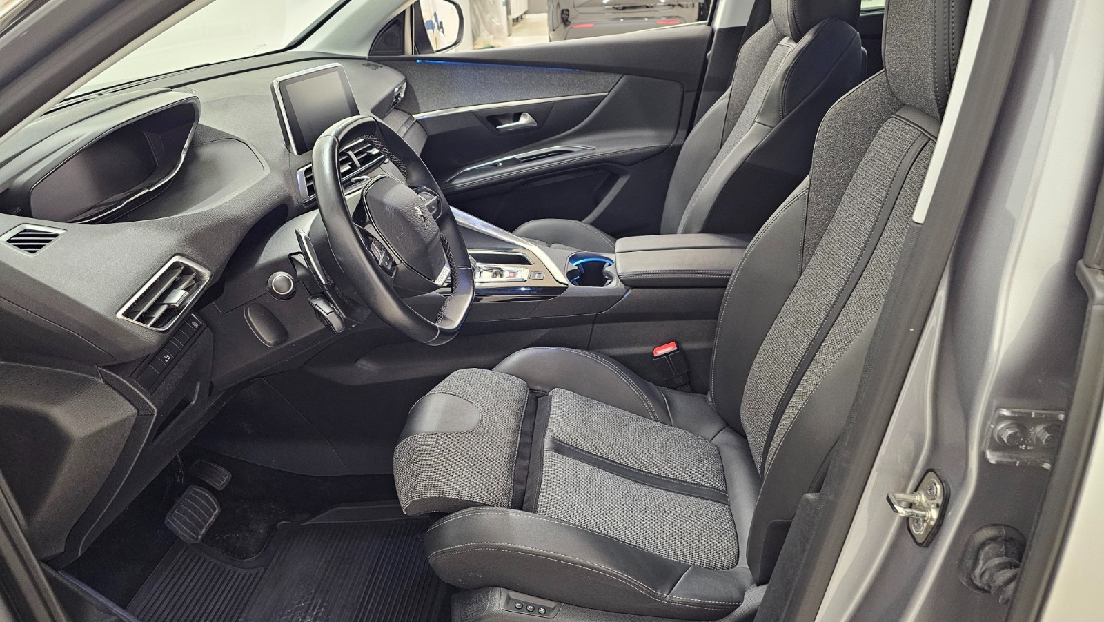 PEUGEOT 5008 1.5 BLUEHDI 130 S&S EAT8 ALLURE - Image 9