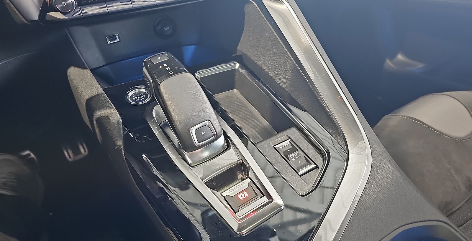 PEUGEOT 3008 II 1.5 BLUEHDI 130CH S&S GT EAT8 - Image 16