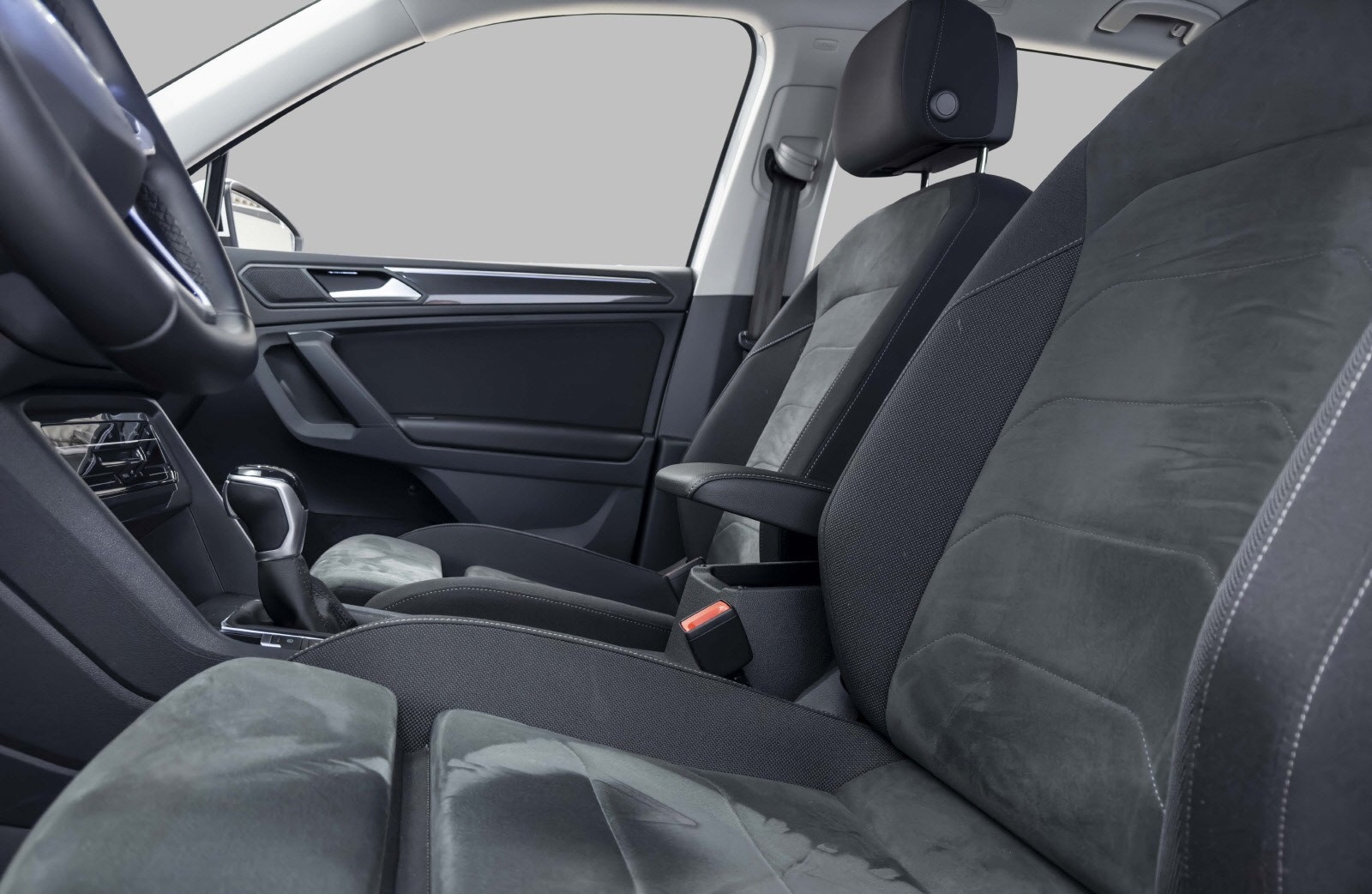 VOLKSWAGEN TIGUAN 2.0 TDI 150 ELEGANCE 4MOTION DSG7 - Image 13