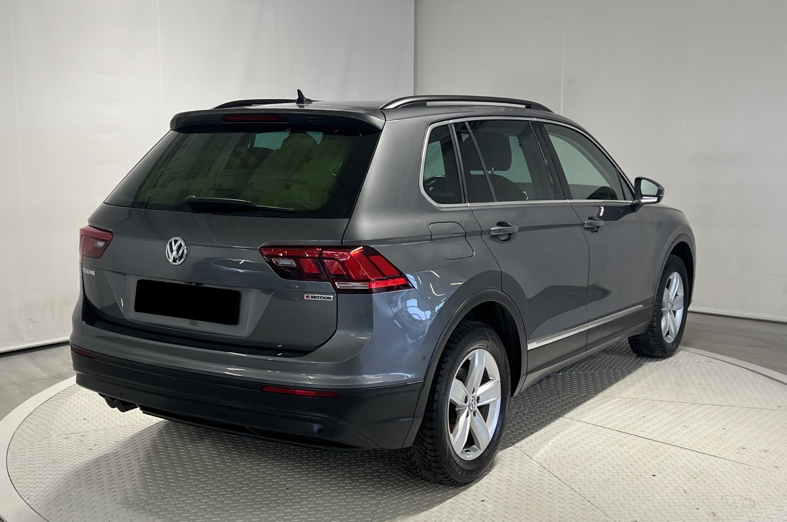 VOLKSWAGEN TIGUAN CONFORTLINE BUSINESS 2.0 TDI 150 DSG7 - Image 2