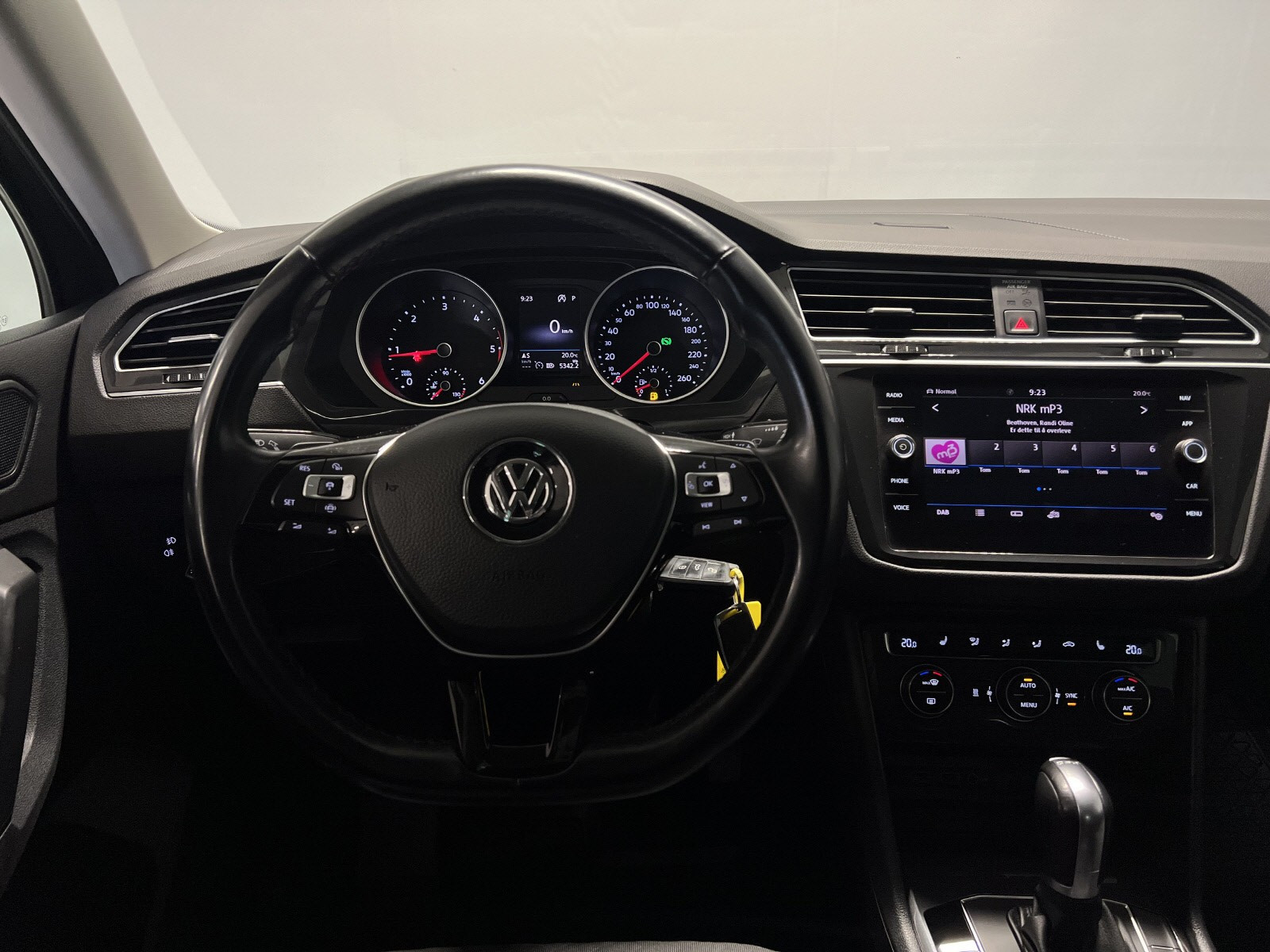 VOLKSWAGEN TIGUAN CONFORTLINE BUSINESS 2.0 TDI 150 DSG7 - Image 9